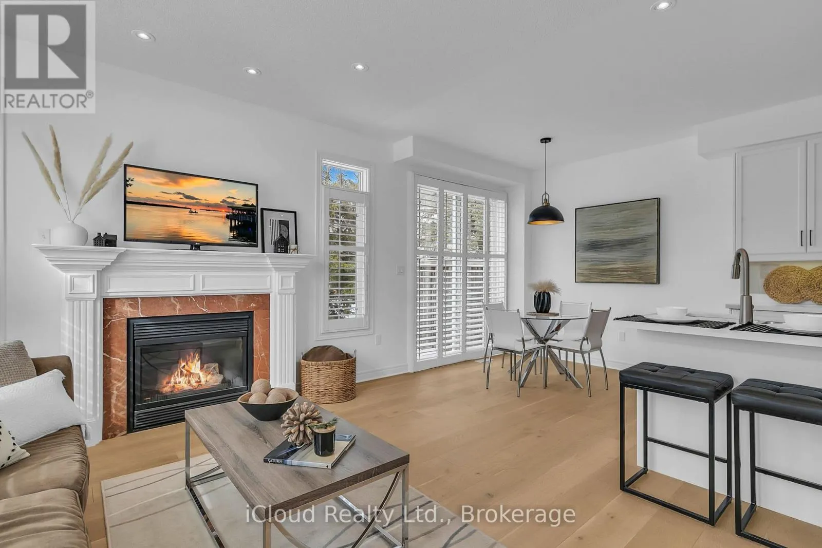 18 - 2295 ROCHESTER CIRCLE