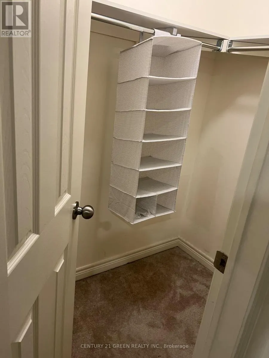 UPPER LEVEL - 634 MOCKRIDGE TERRACE