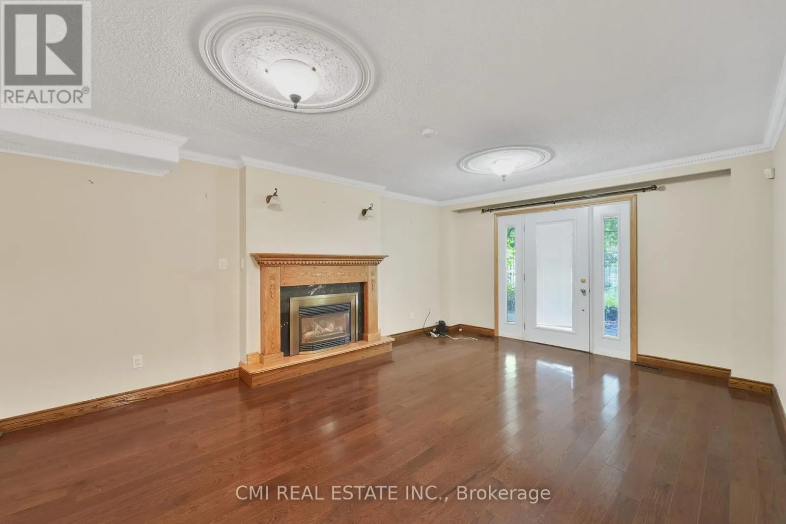 698 HILLMAN CRESCENT