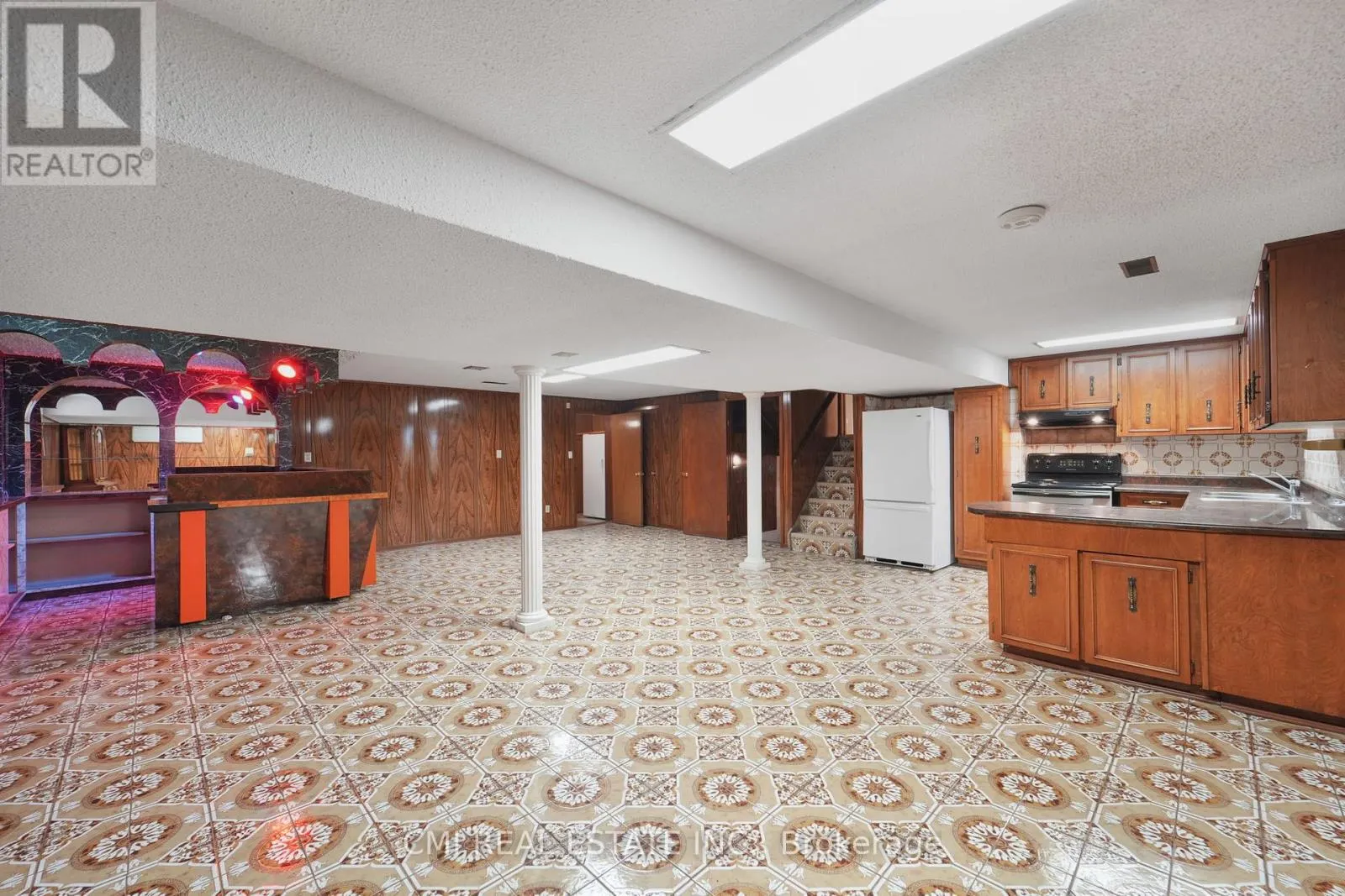 698 HILLMAN CRESCENT