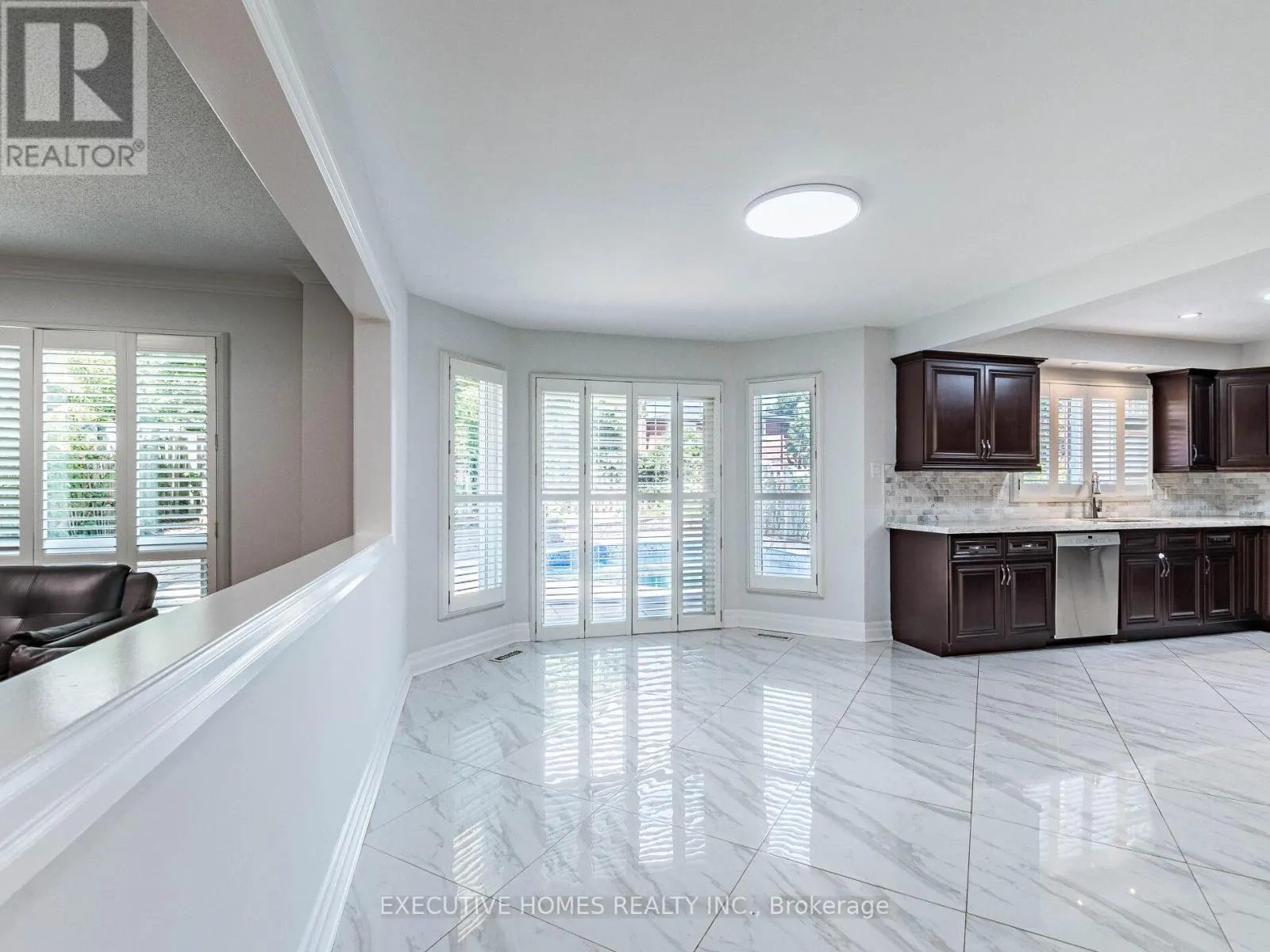 1876 ROY IVOR CRESCENT