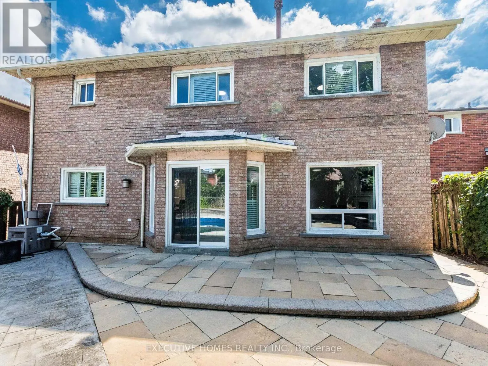 1876 ROY IVOR CRESCENT