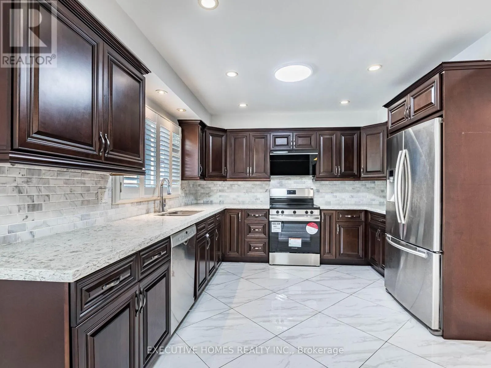 1876 ROY IVOR CRESCENT