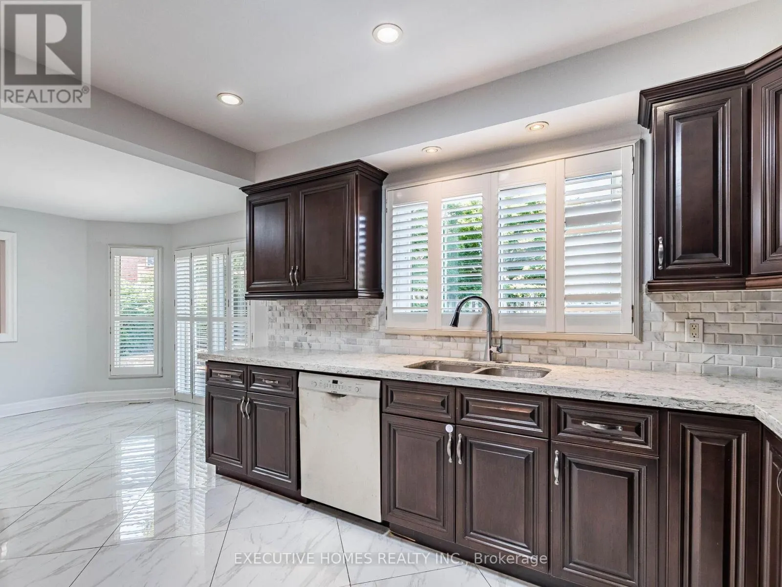 1876 ROY IVOR CRESCENT