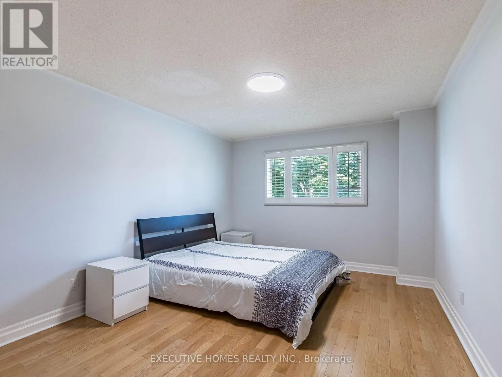 1876 ROY IVOR CRESCENT