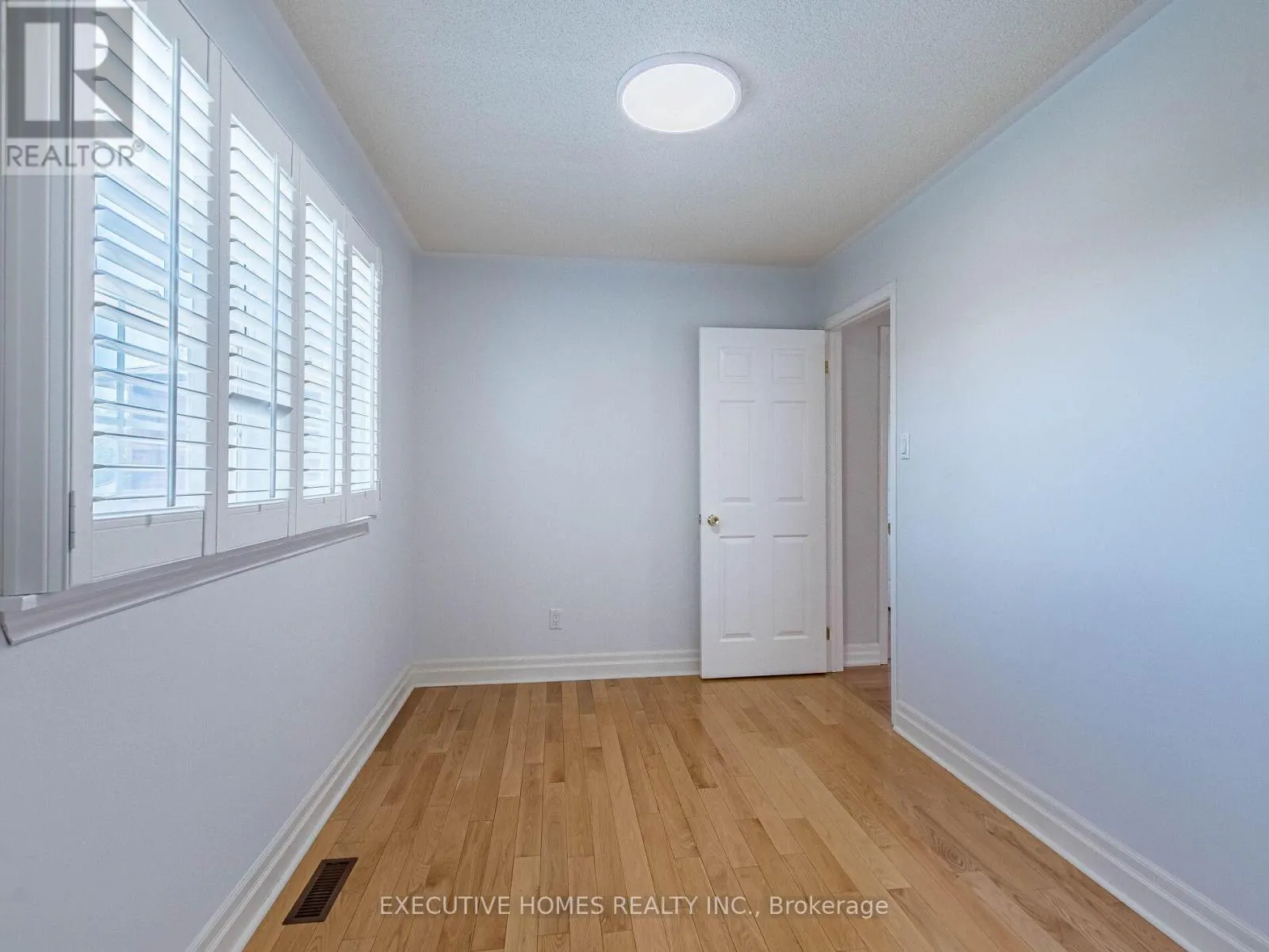 1876 ROY IVOR CRESCENT