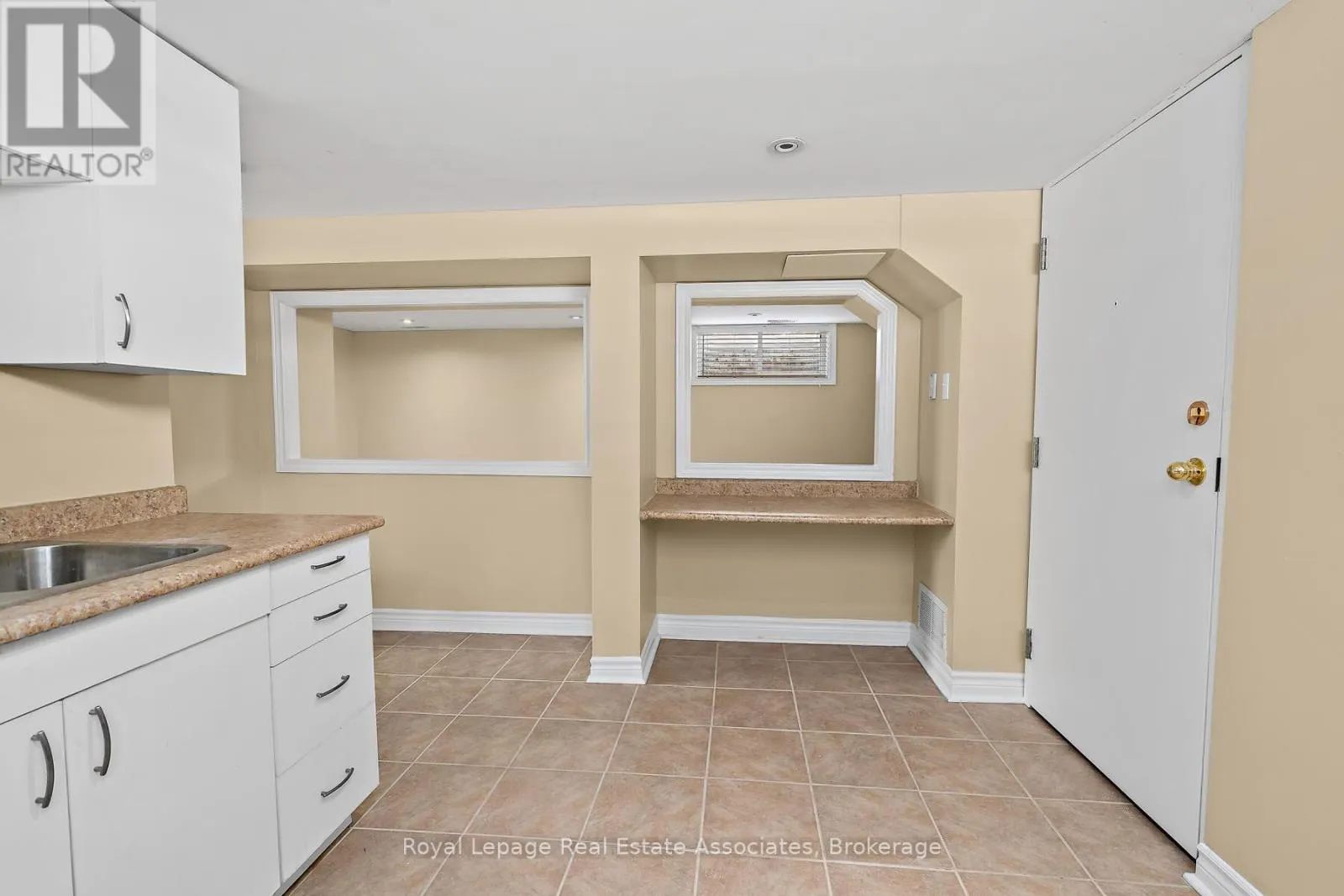 7 REXWAY DRIVE