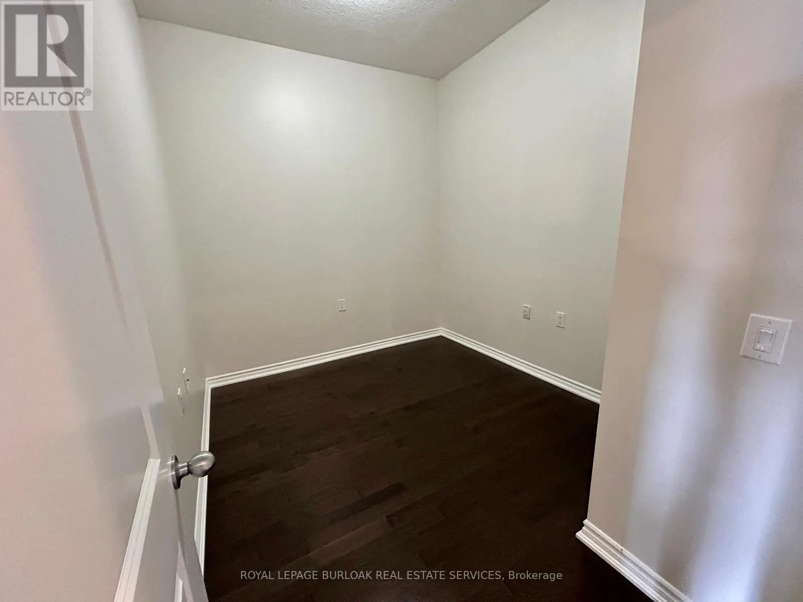 509 - 5327 UPPER MIDDLE ROAD