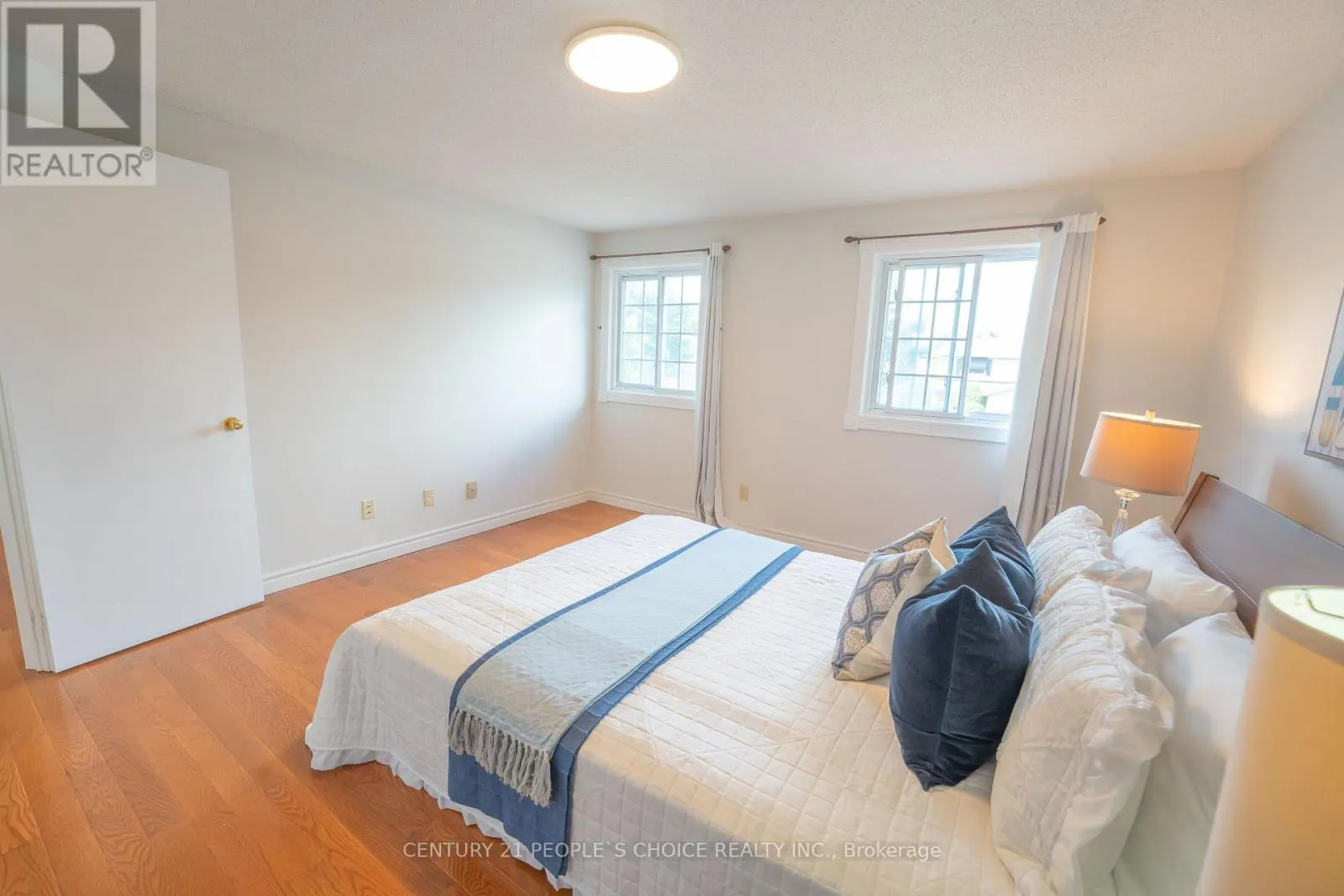 2247 SILVERBIRCH COURT