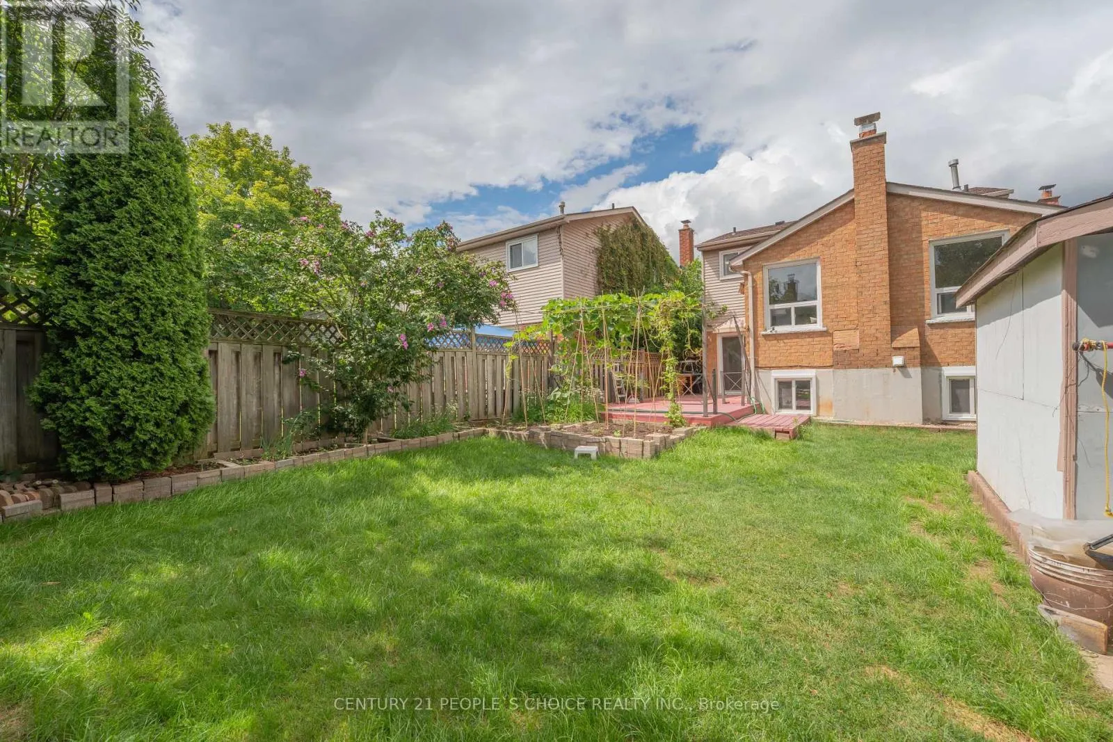 2247 SILVERBIRCH COURT