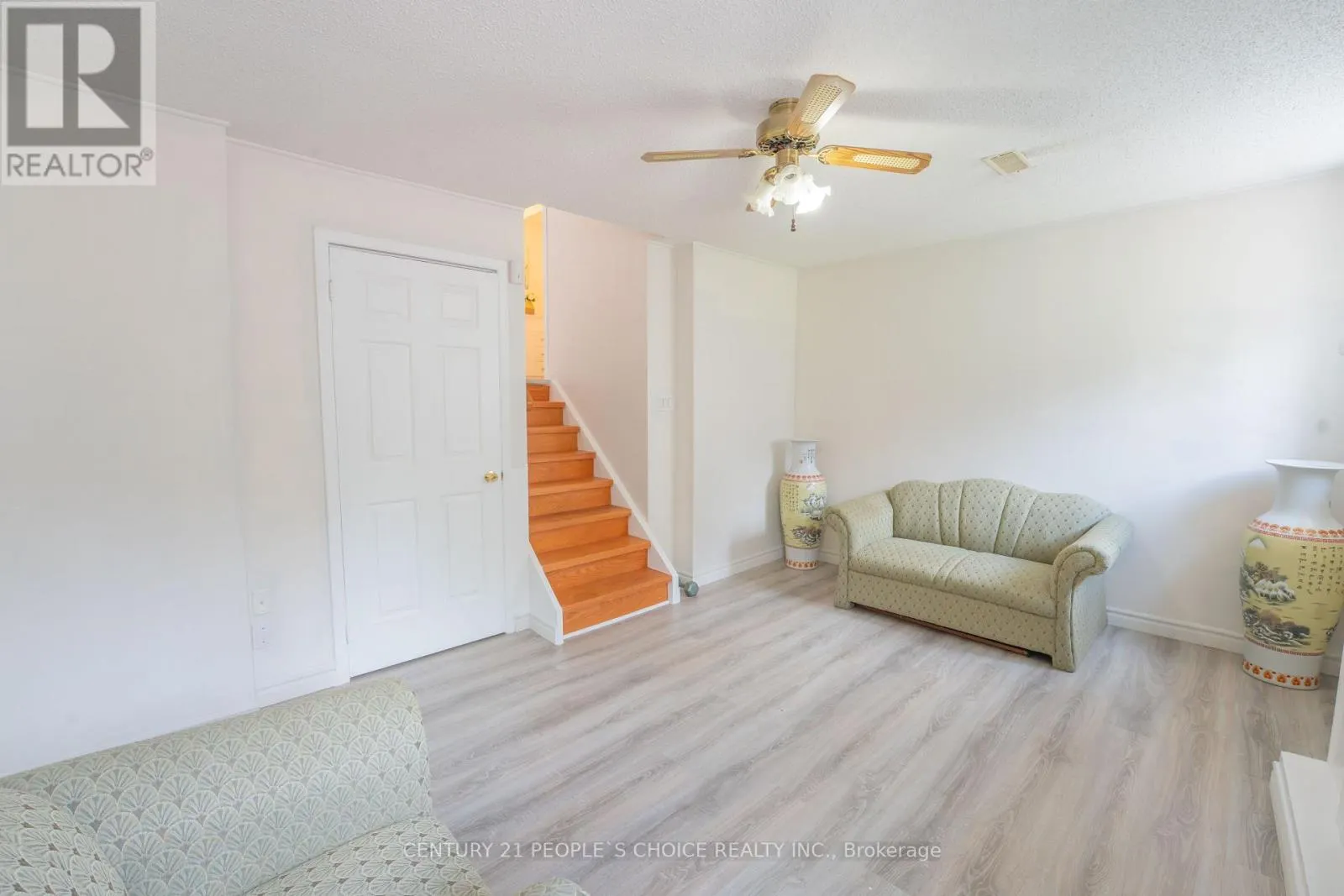 2247 SILVERBIRCH COURT