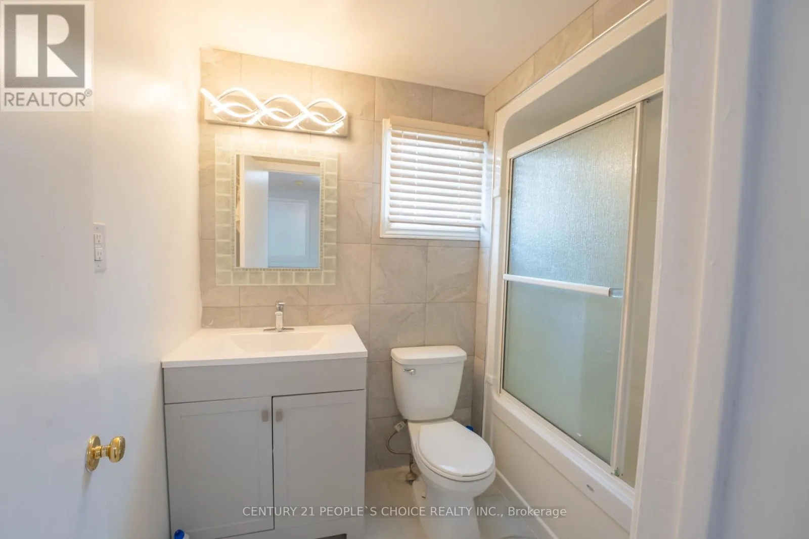 2247 SILVERBIRCH COURT