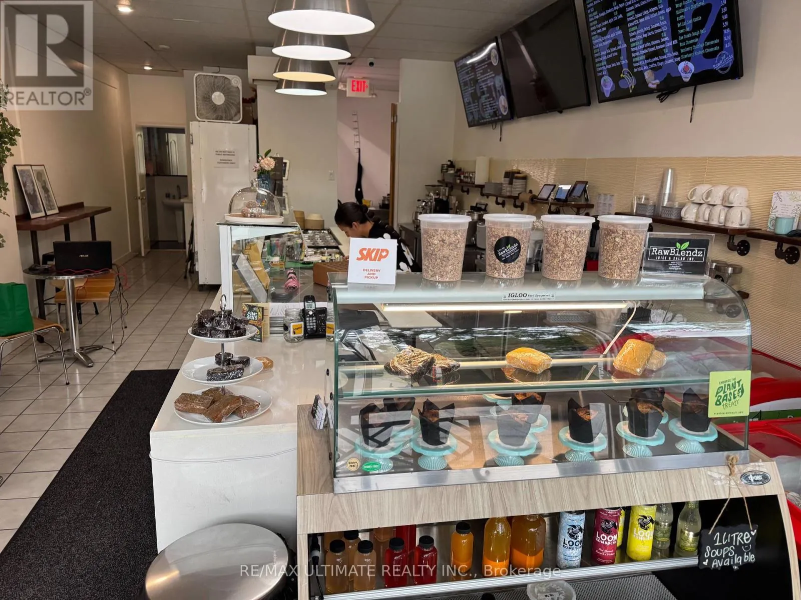 215 LAKESHORE ROAD E