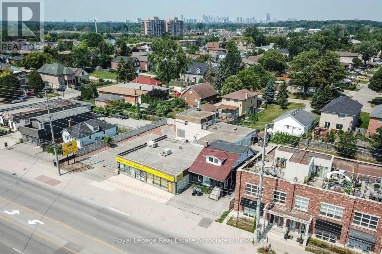 881 LAKESHORE ROAD E