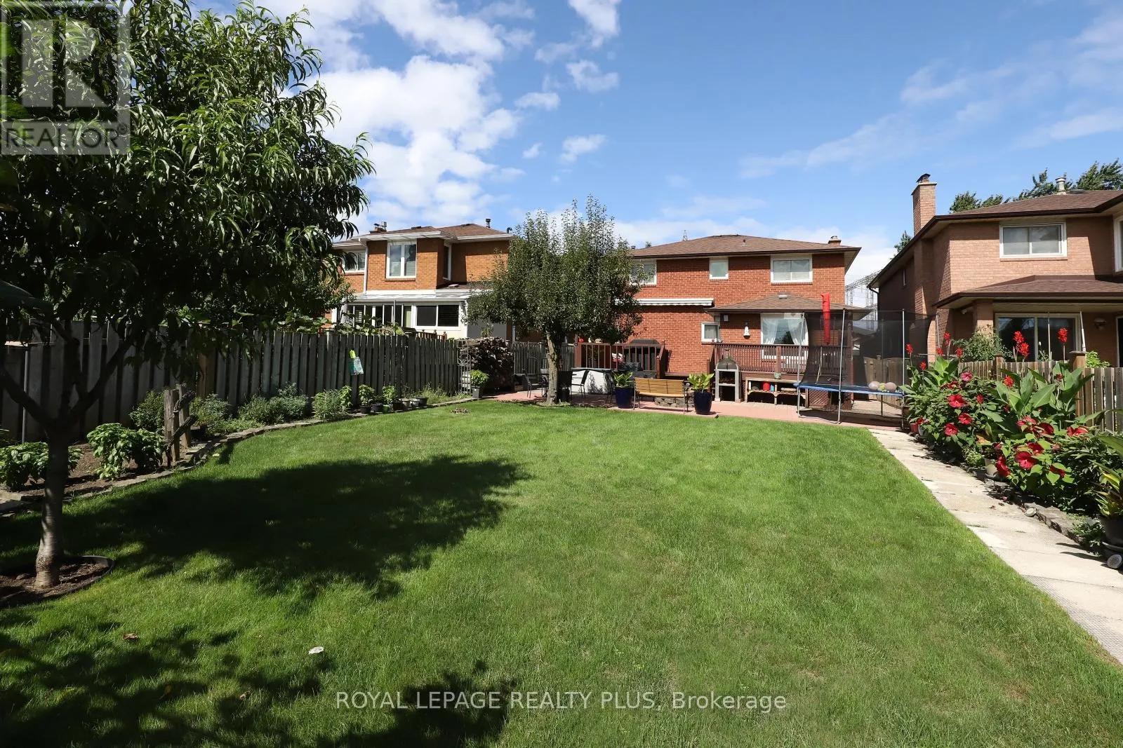 1086 HEDGE DRIVE