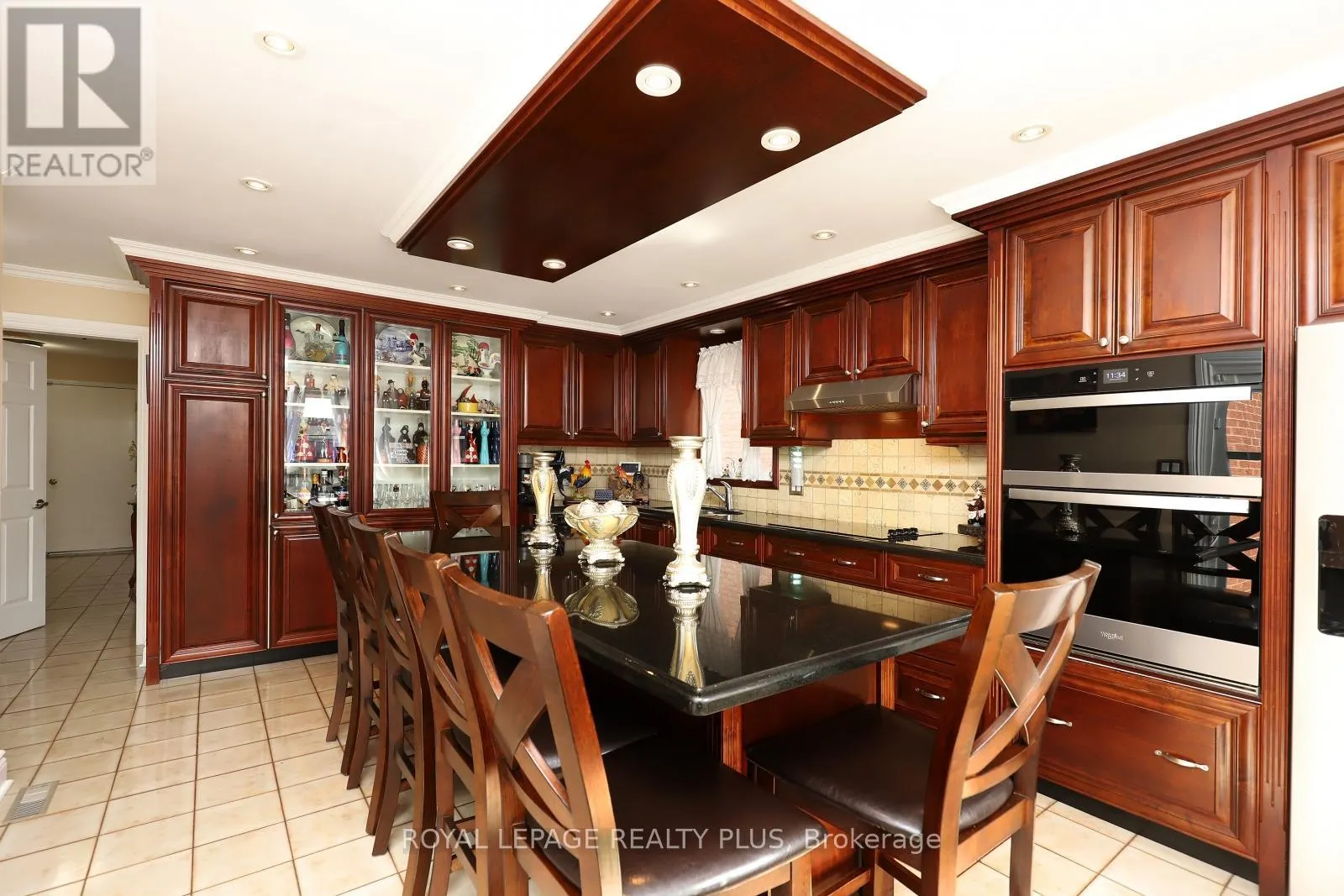 1086 HEDGE DRIVE