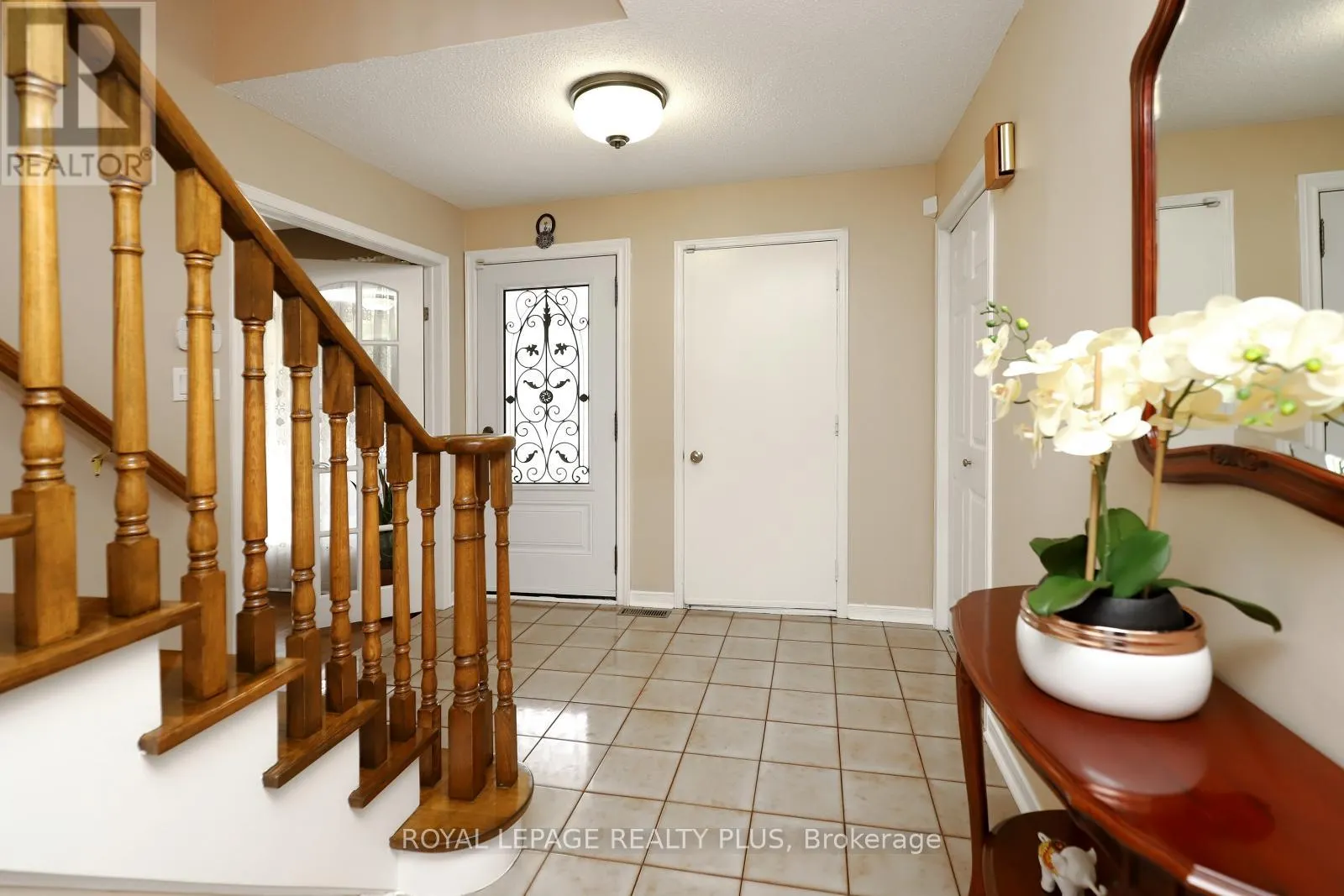 1086 HEDGE DRIVE