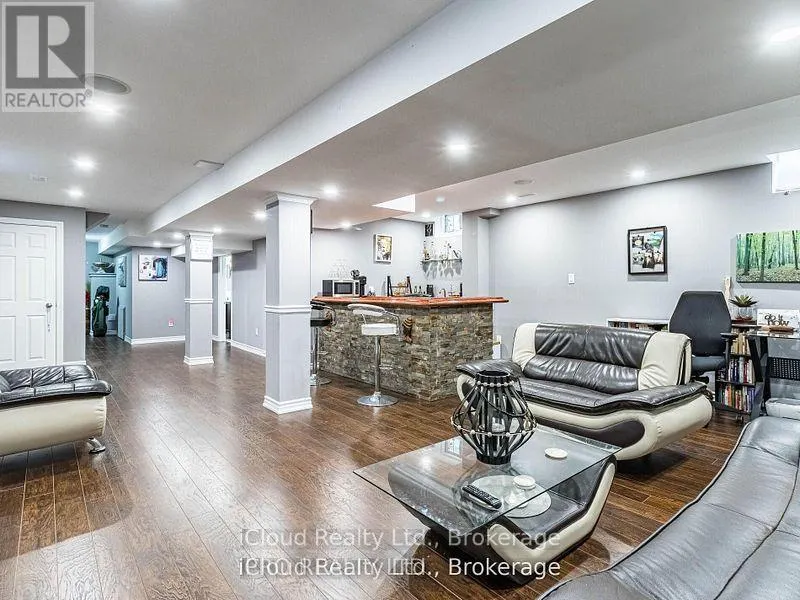 329 ELLWOOD DRIVE W