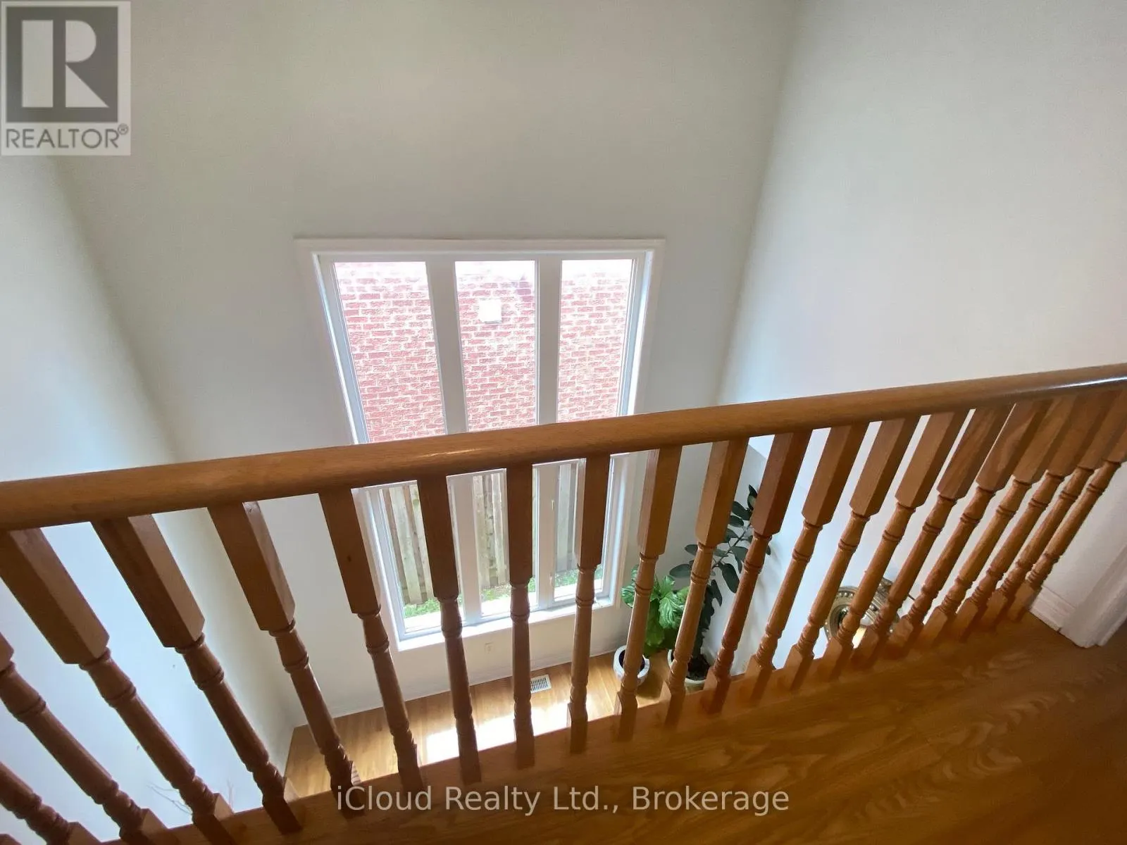 329 ELLWOOD DRIVE W