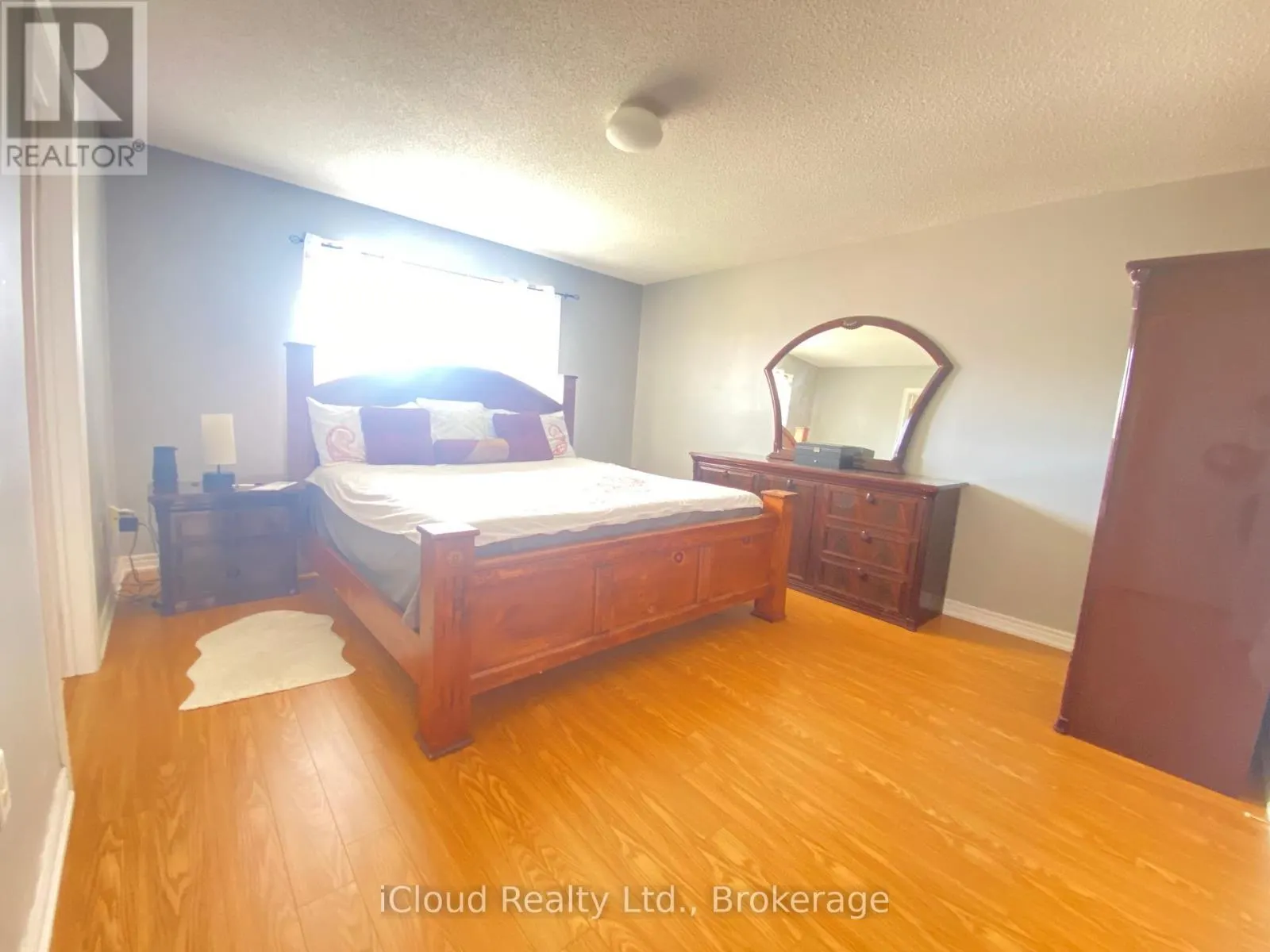329 ELLWOOD DRIVE W