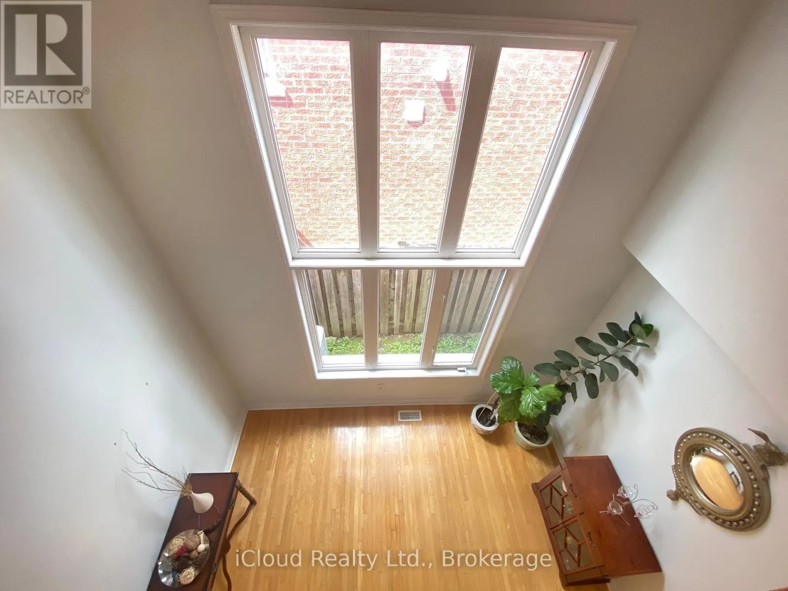 329 ELLWOOD DRIVE W