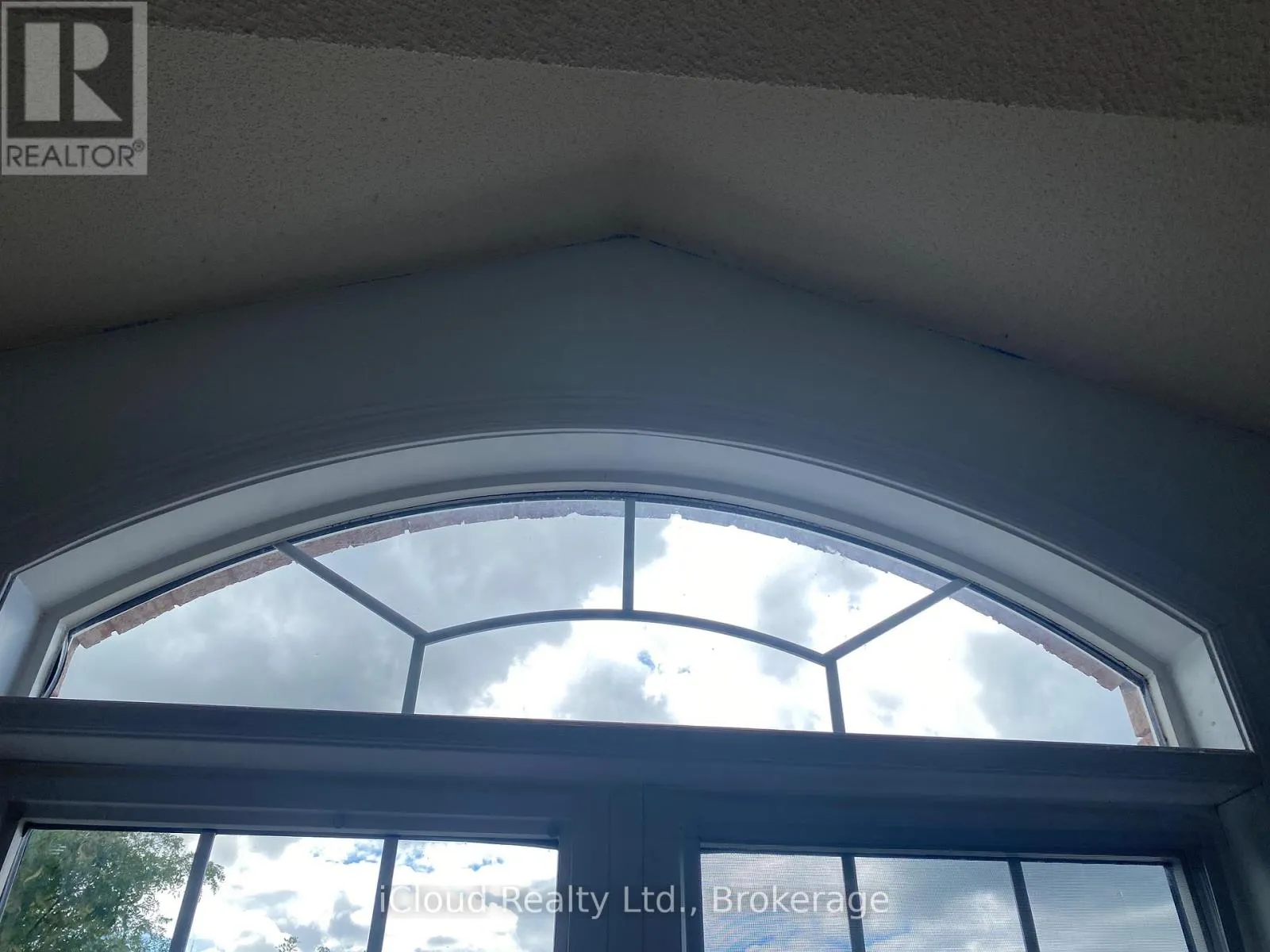 329 ELLWOOD DRIVE W