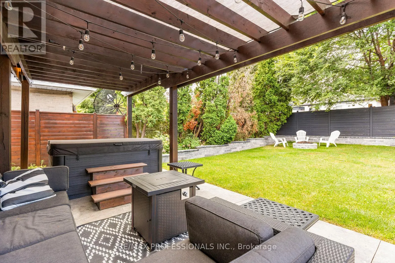 20 BRADBURY CRESCENT