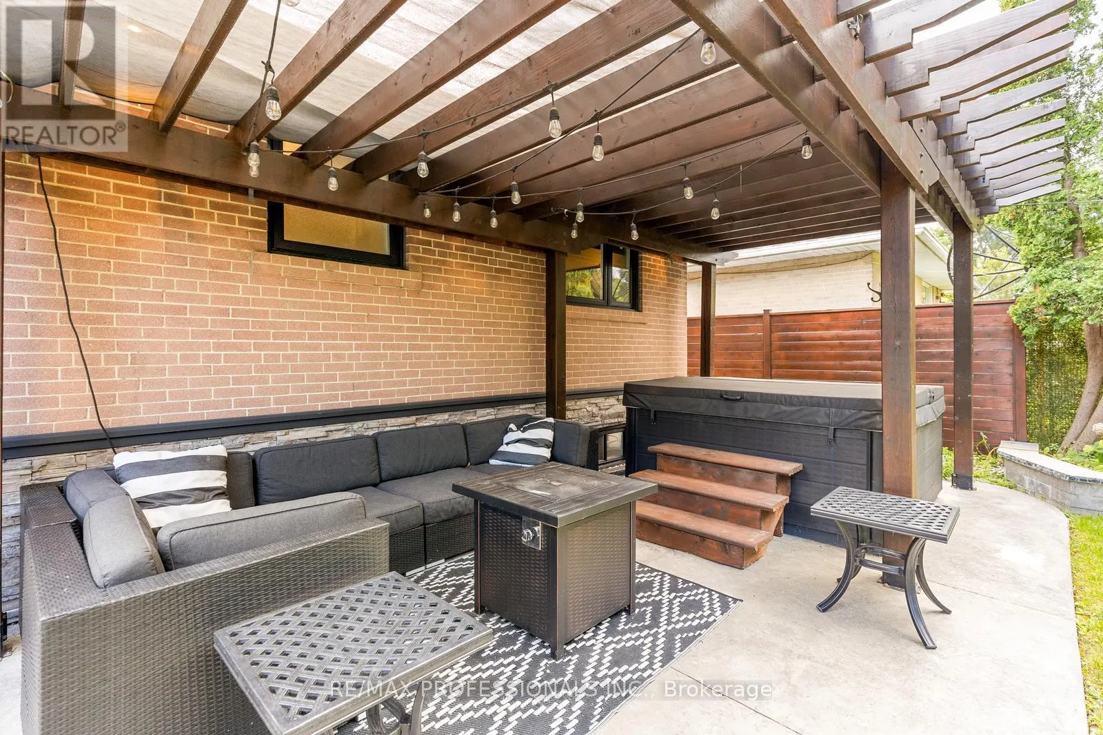 20 BRADBURY CRESCENT