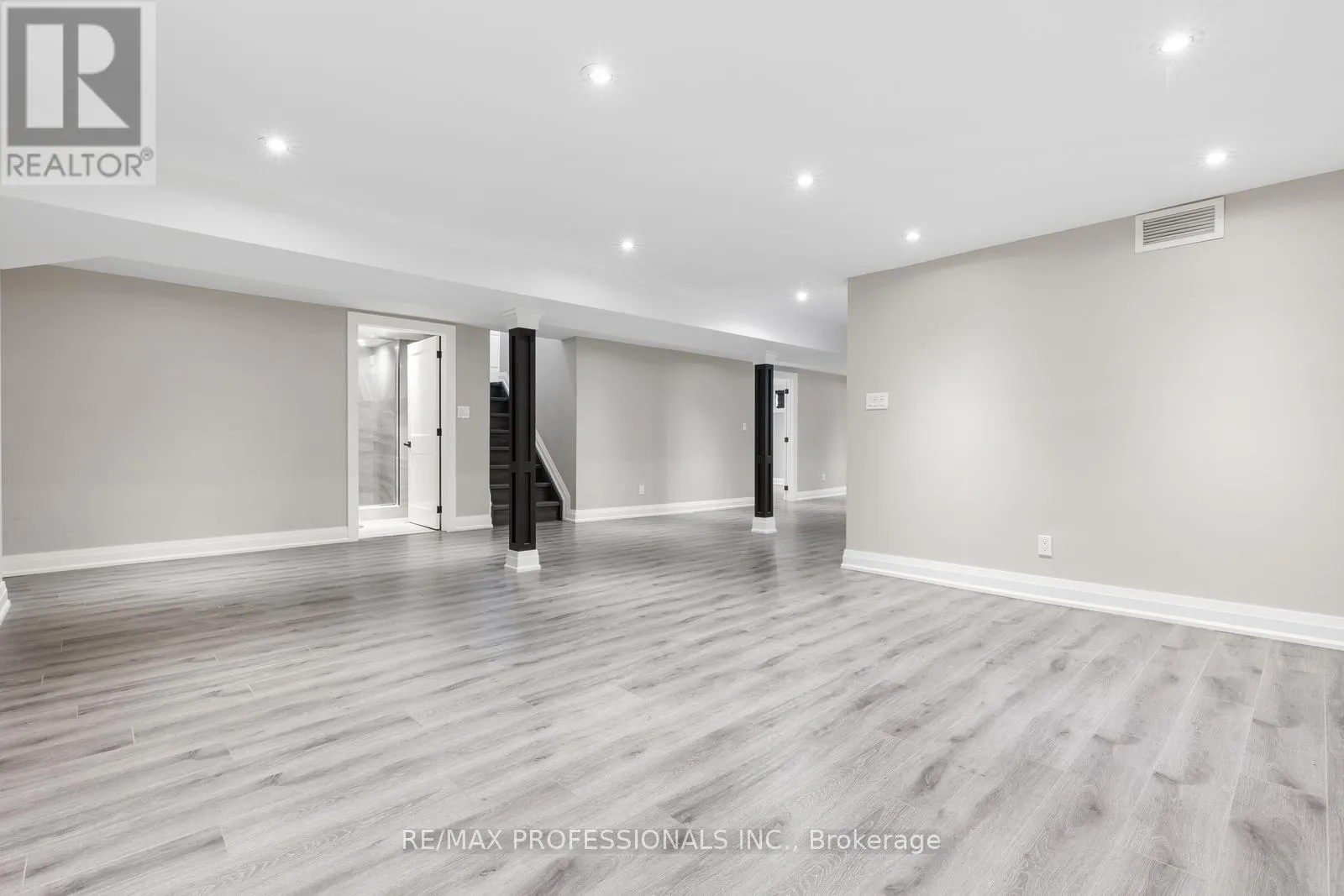 20 BRADBURY CRESCENT