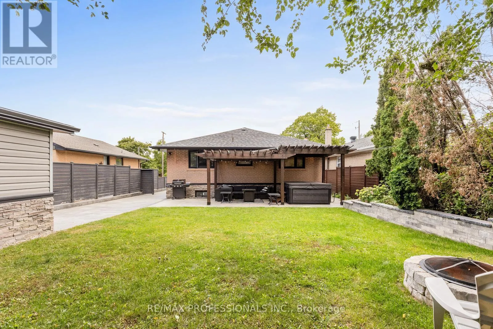20 BRADBURY CRESCENT