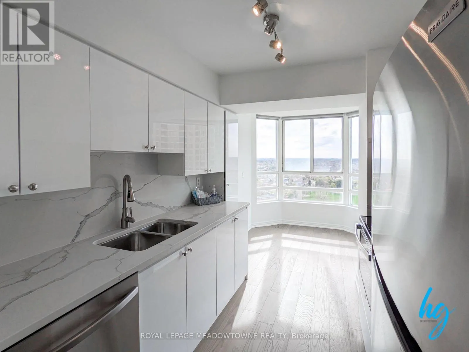 1801 - 50 KINGSBRIDGE GARDEN CIRCLE