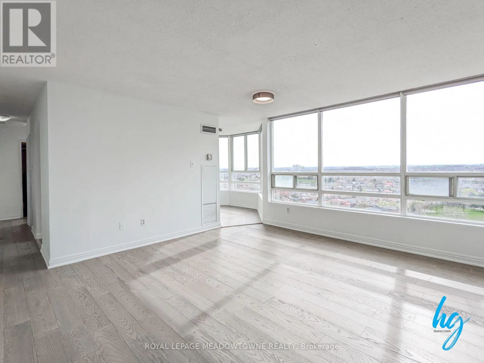 1801 - 50 KINGSBRIDGE GARDEN CIRCLE