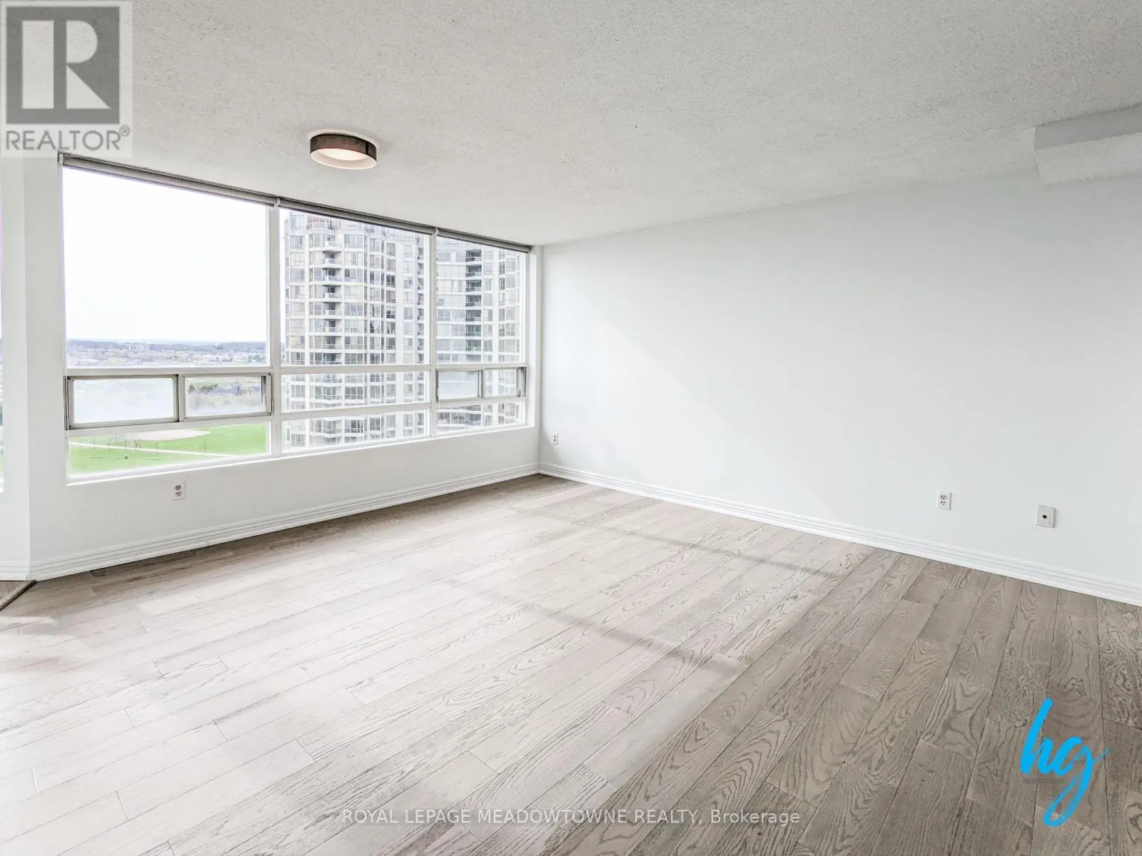 1801 - 50 KINGSBRIDGE GARDEN CIRCLE