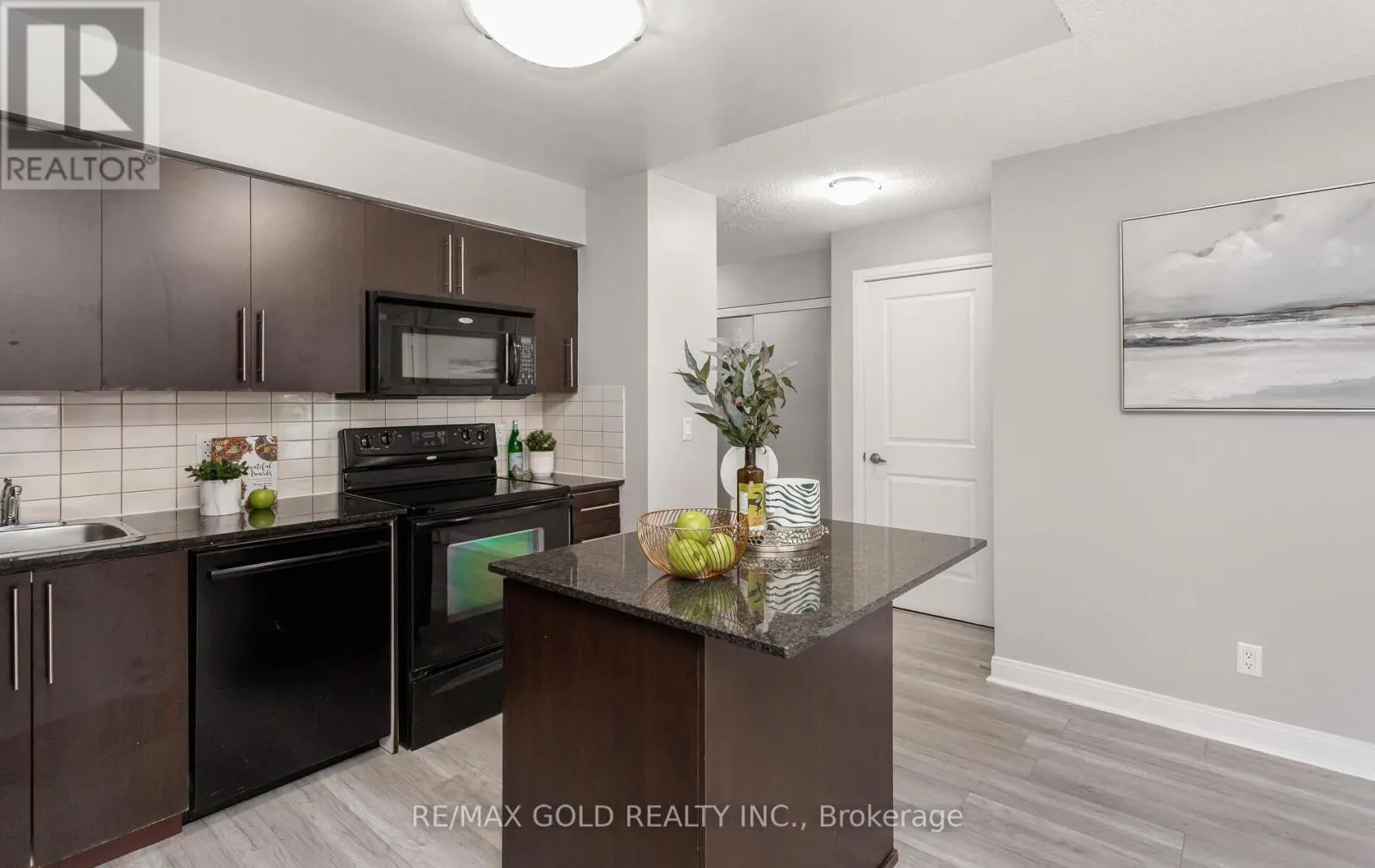 804 - 330 BURNHAMTHORPE ROAD