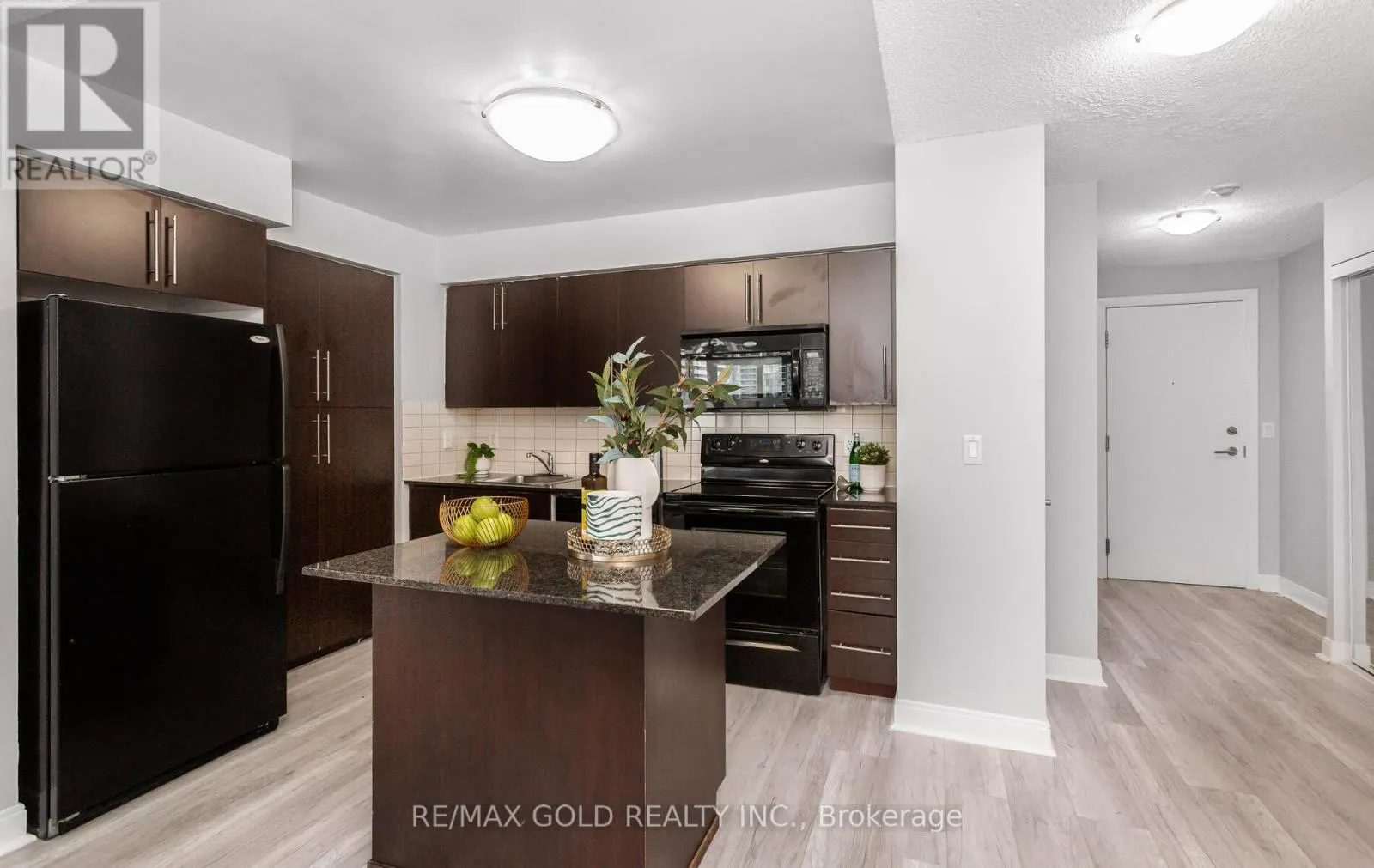 804 - 330 BURNHAMTHORPE ROAD
