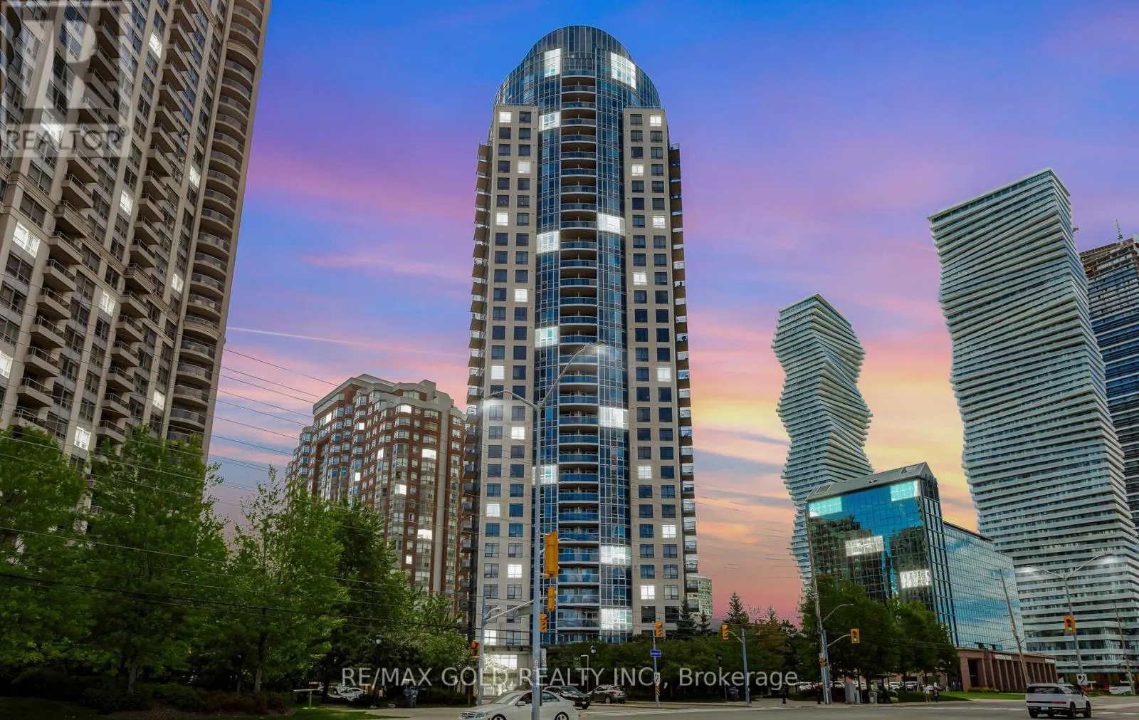 804 - 330 BURNHAMTHORPE ROAD