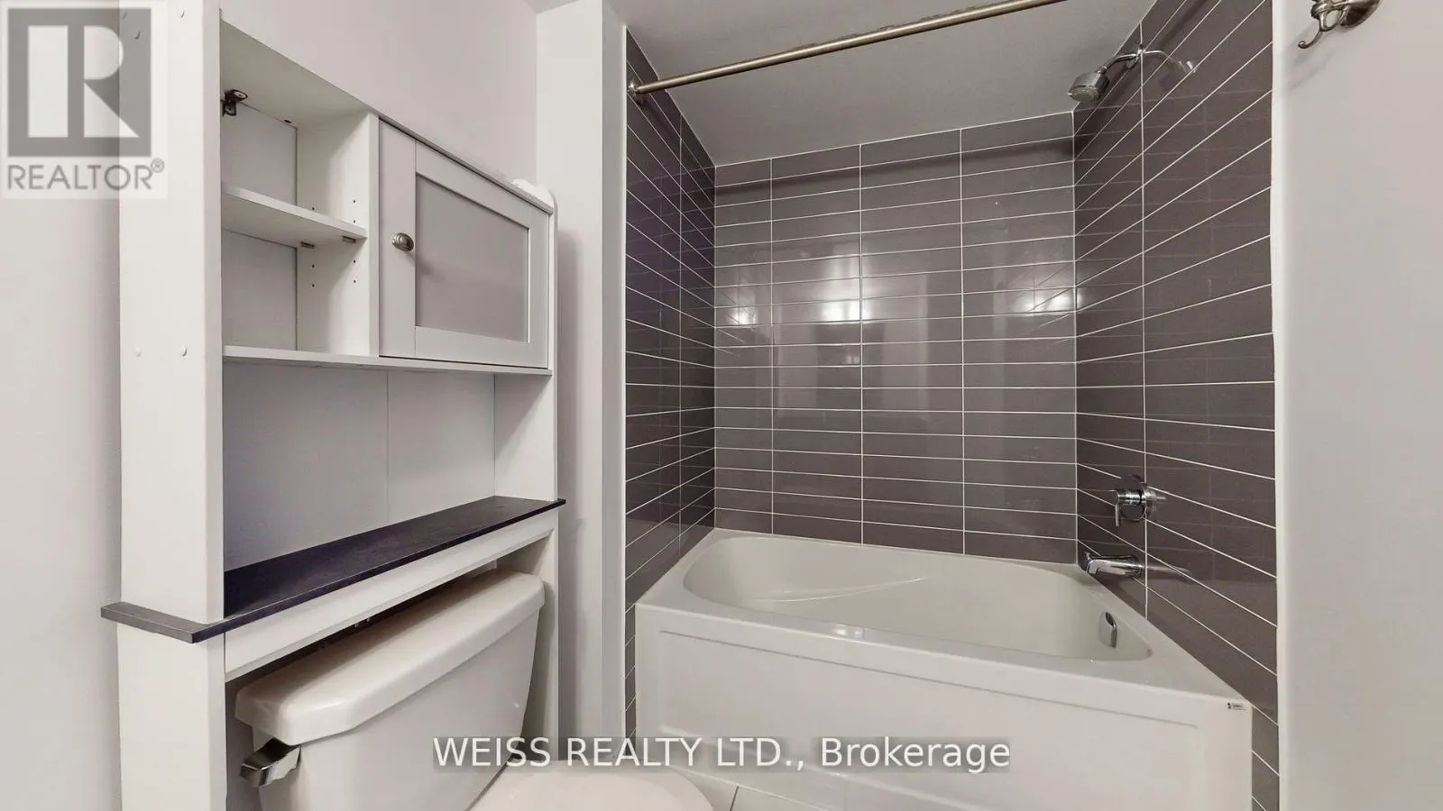 506 - 760 THE QUEENSWAY S