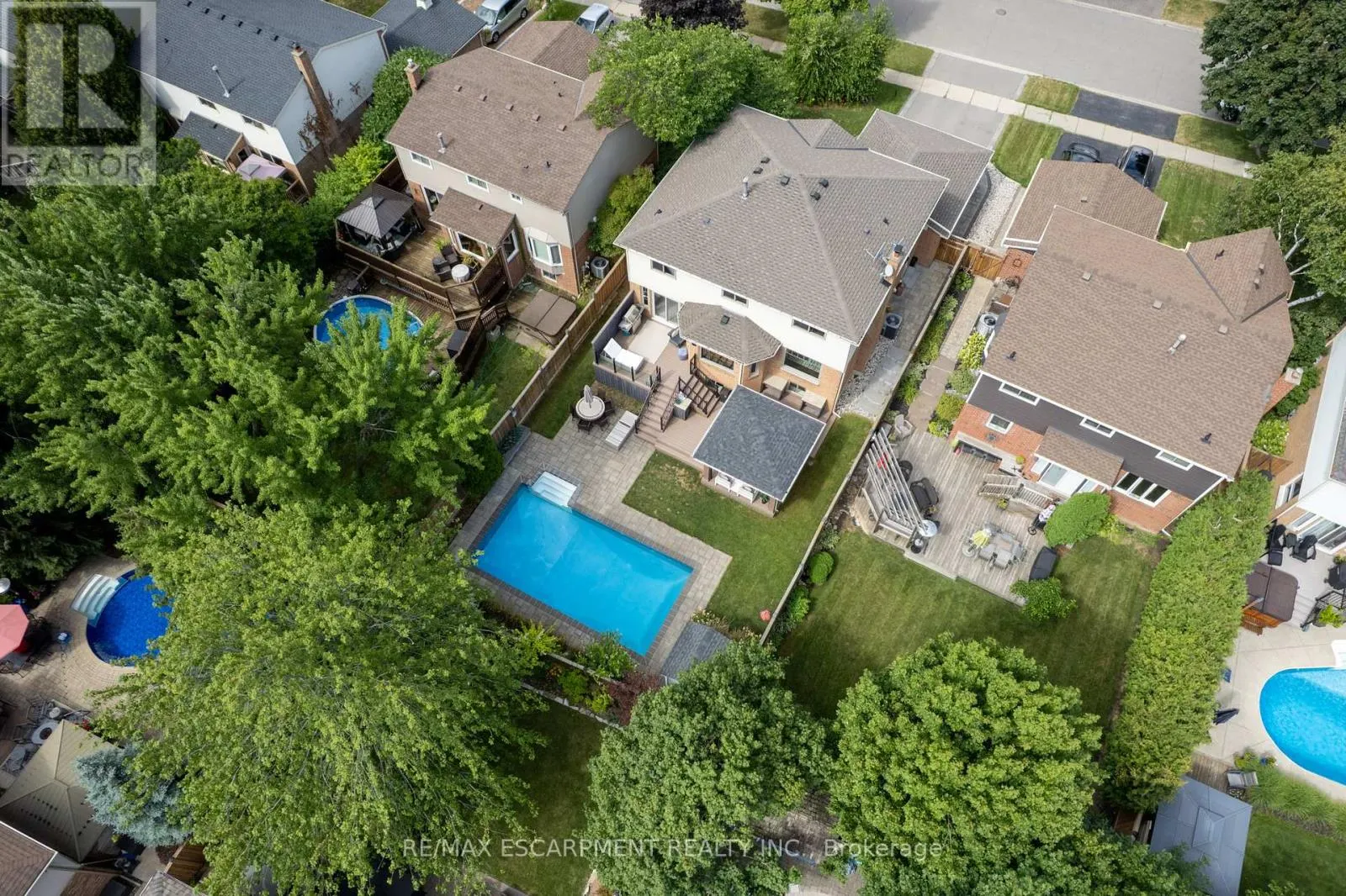 2130 WINDING WAY