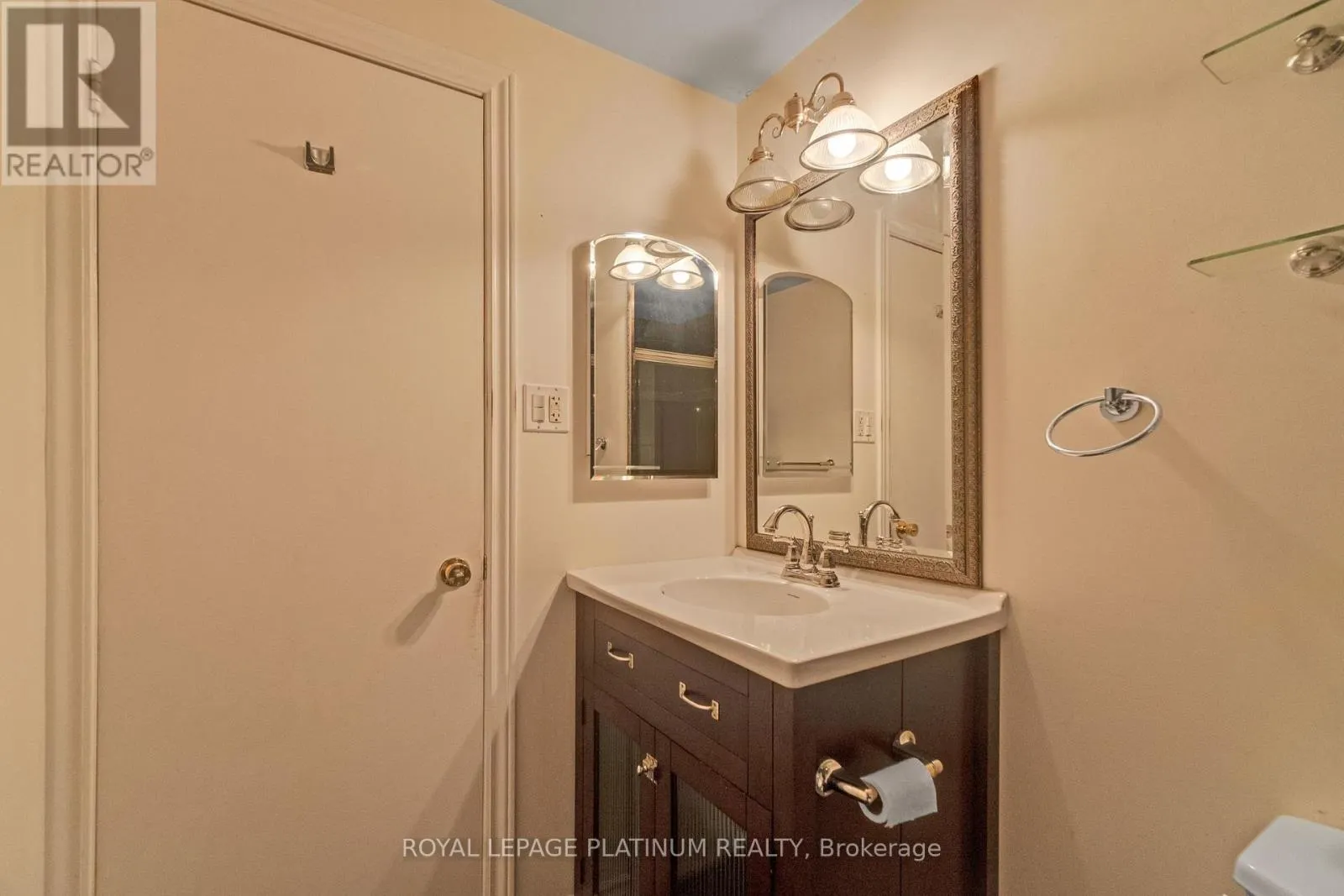 48 - 246 JOHN GARLAND BOULEVARD