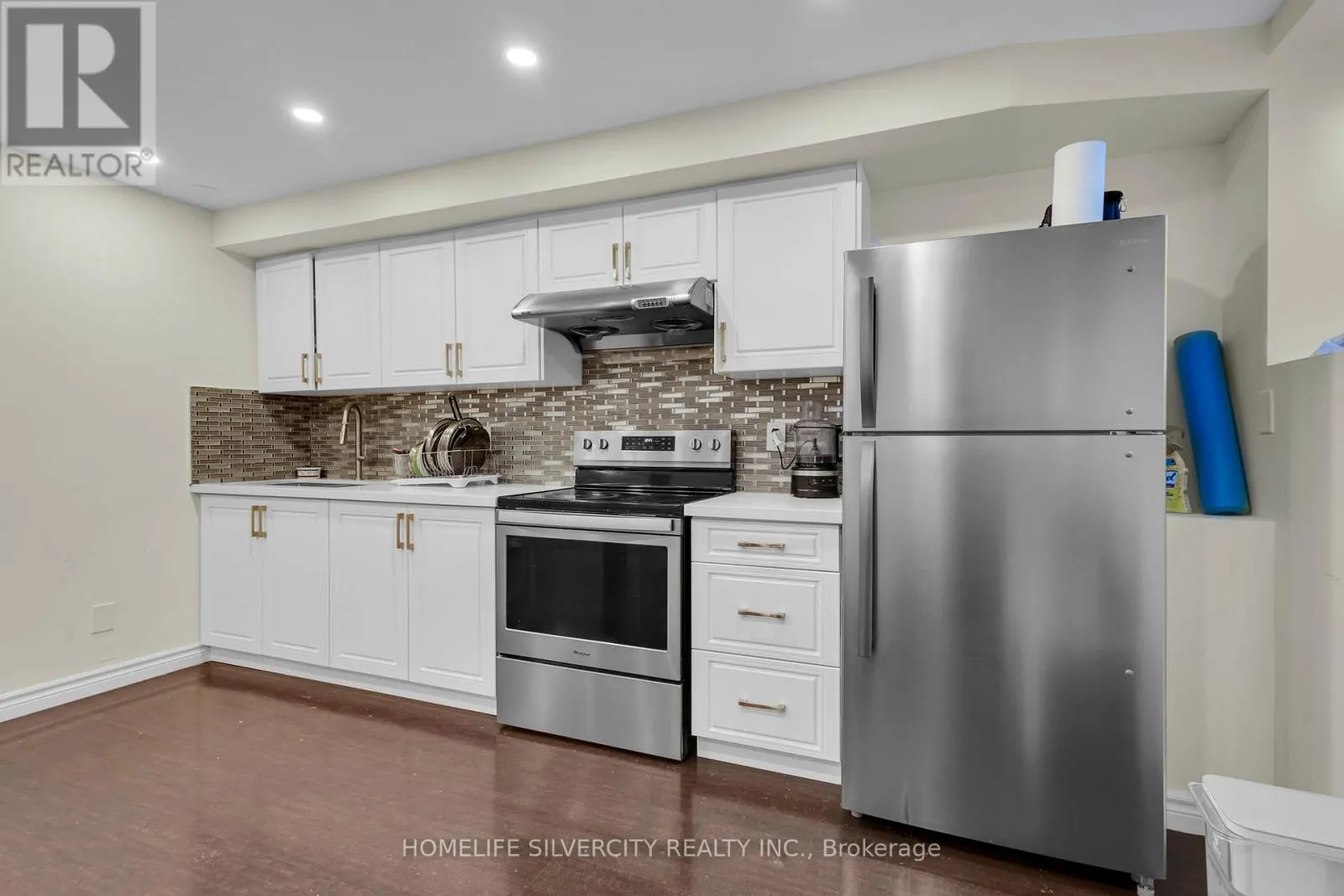 38 GEORGE ROBINSON DRIVE