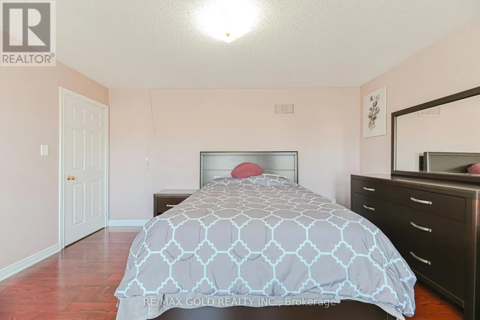 54 GAMSON CRESCENT