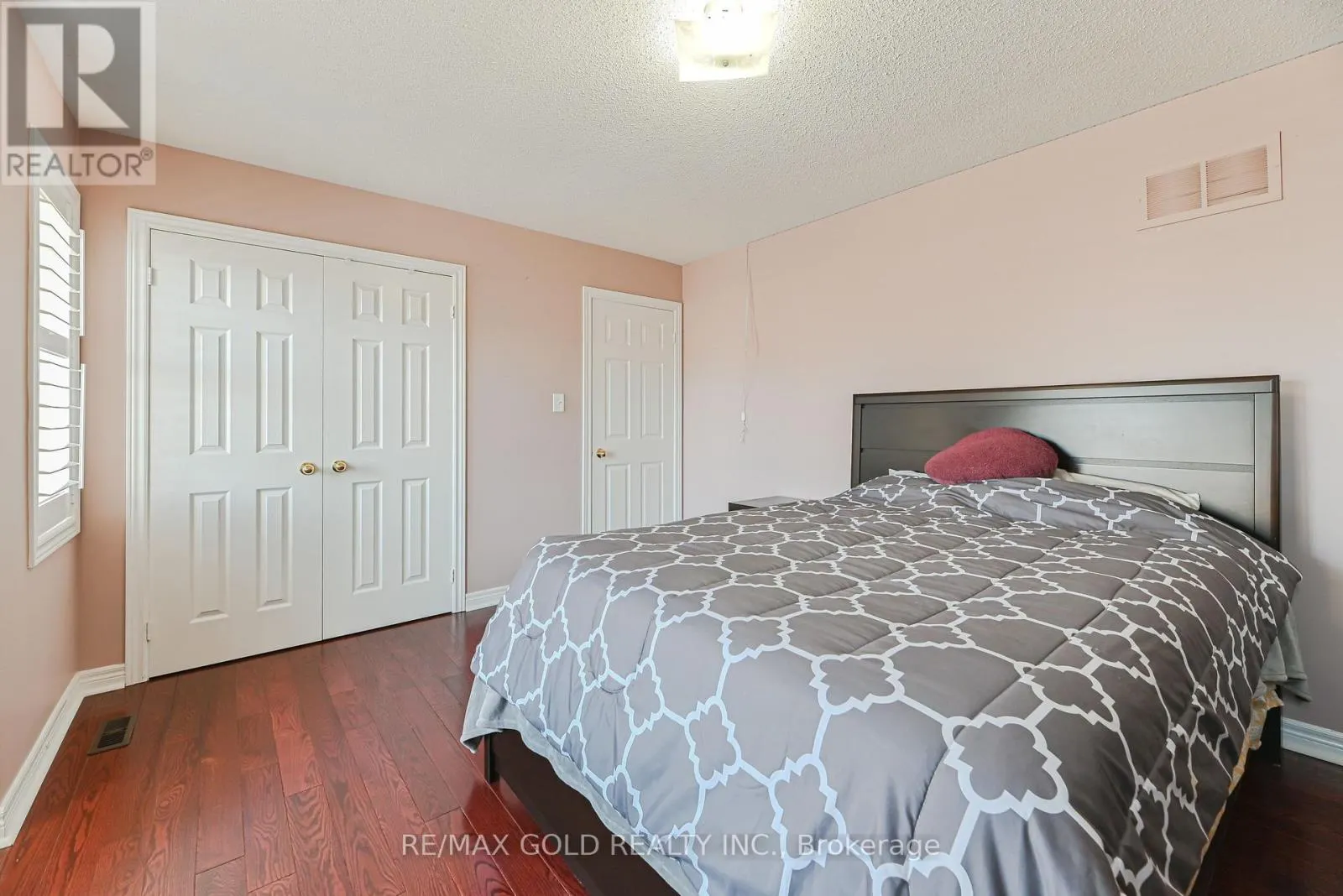 54 GAMSON CRESCENT