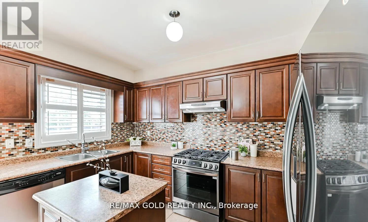54 GAMSON CRESCENT