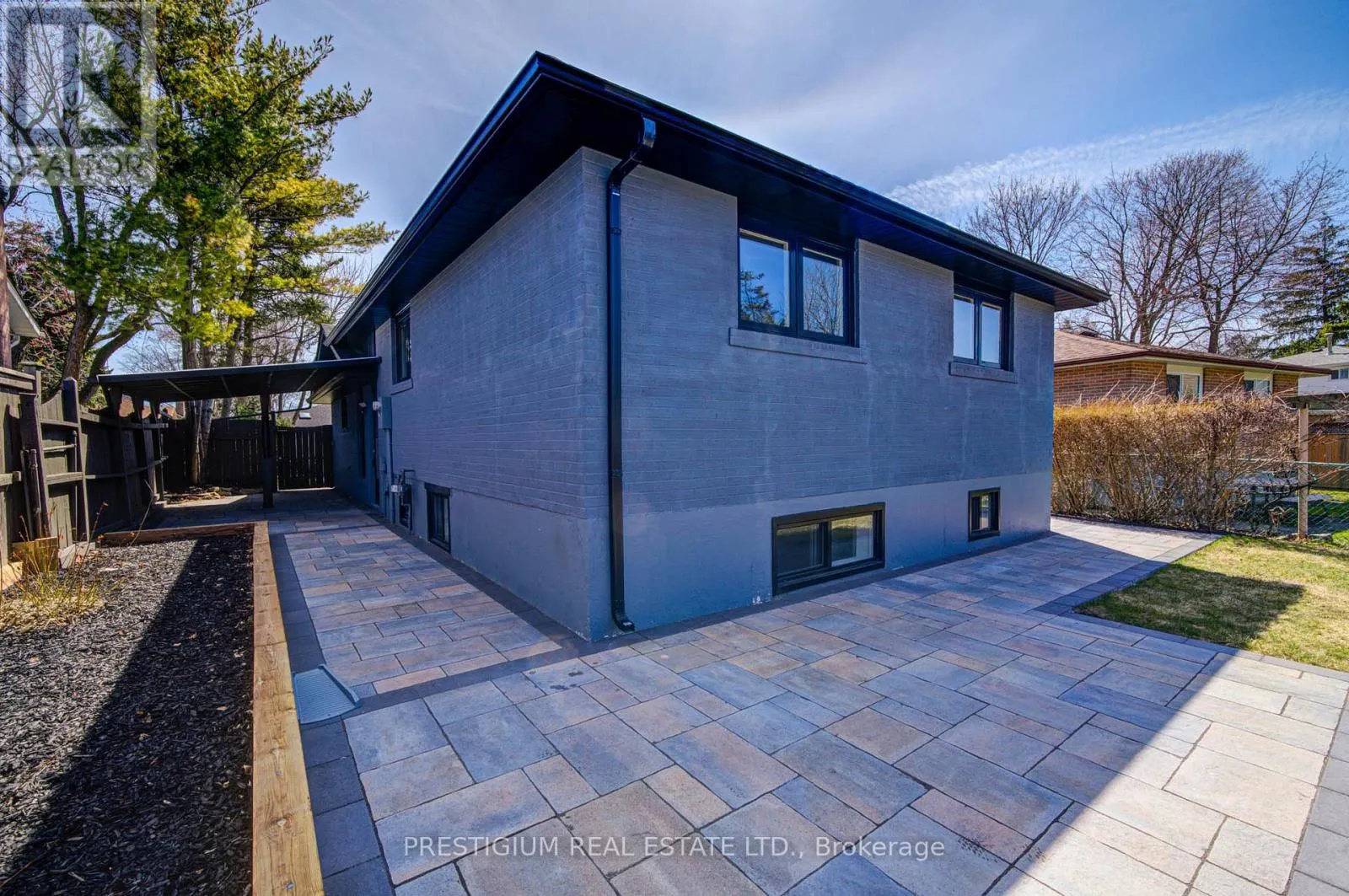 6 WILLIS DRIVE