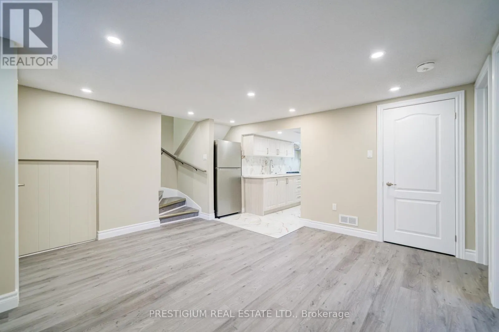 6 WILLIS DRIVE