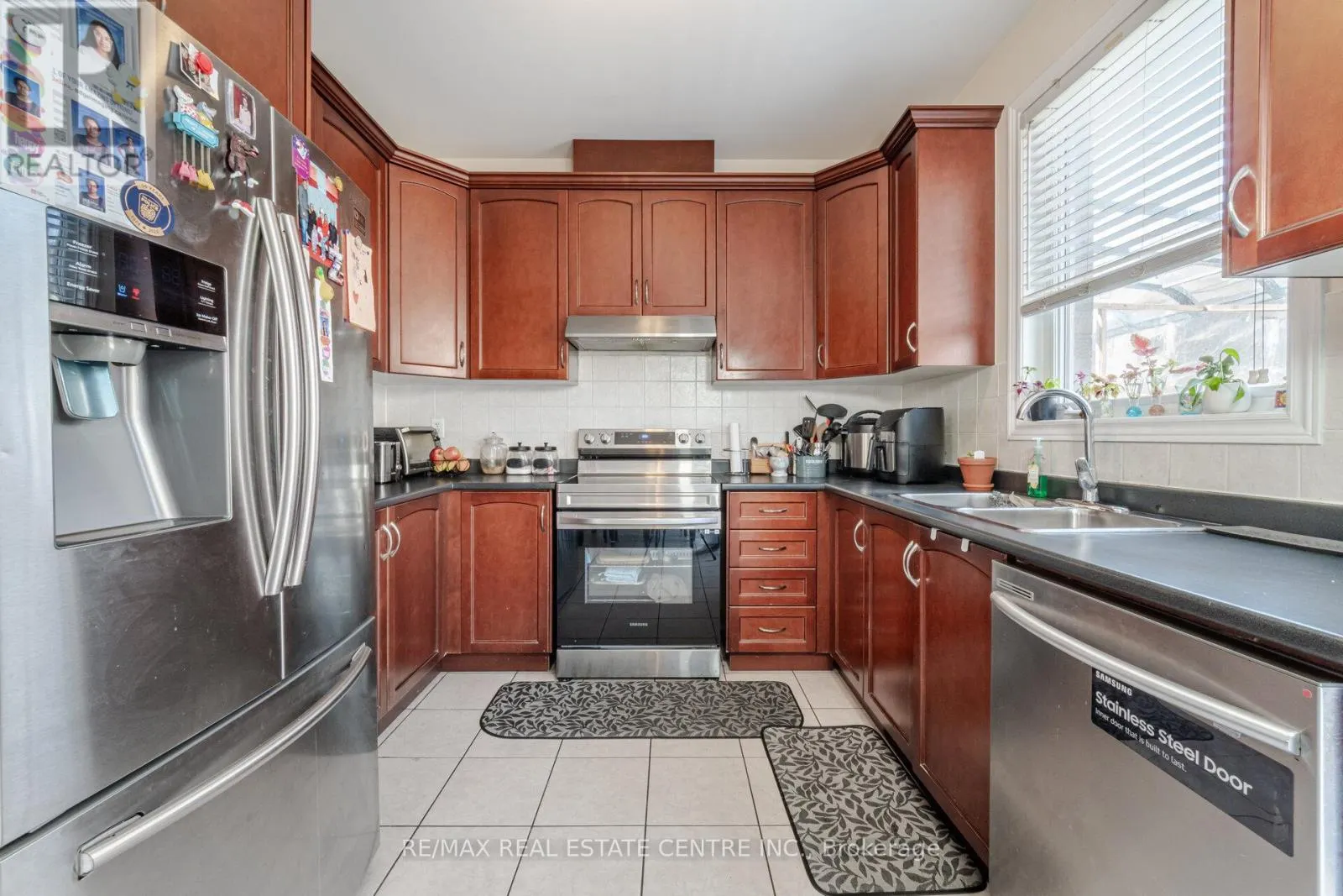 15 VANDERPOOL CRESCENT