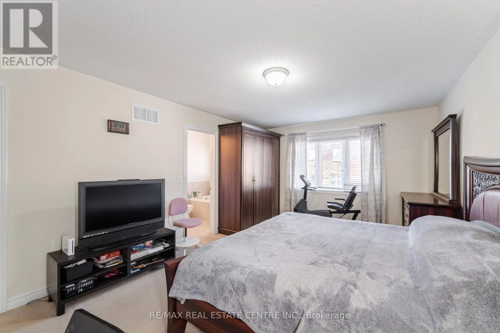 15 VANDERPOOL CRESCENT