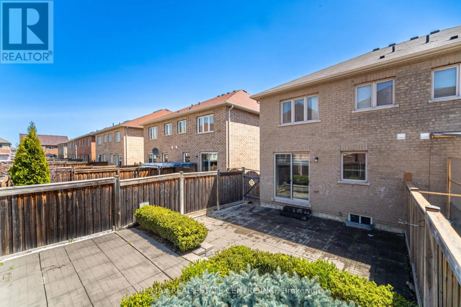 15 VANDERPOOL CRESCENT
