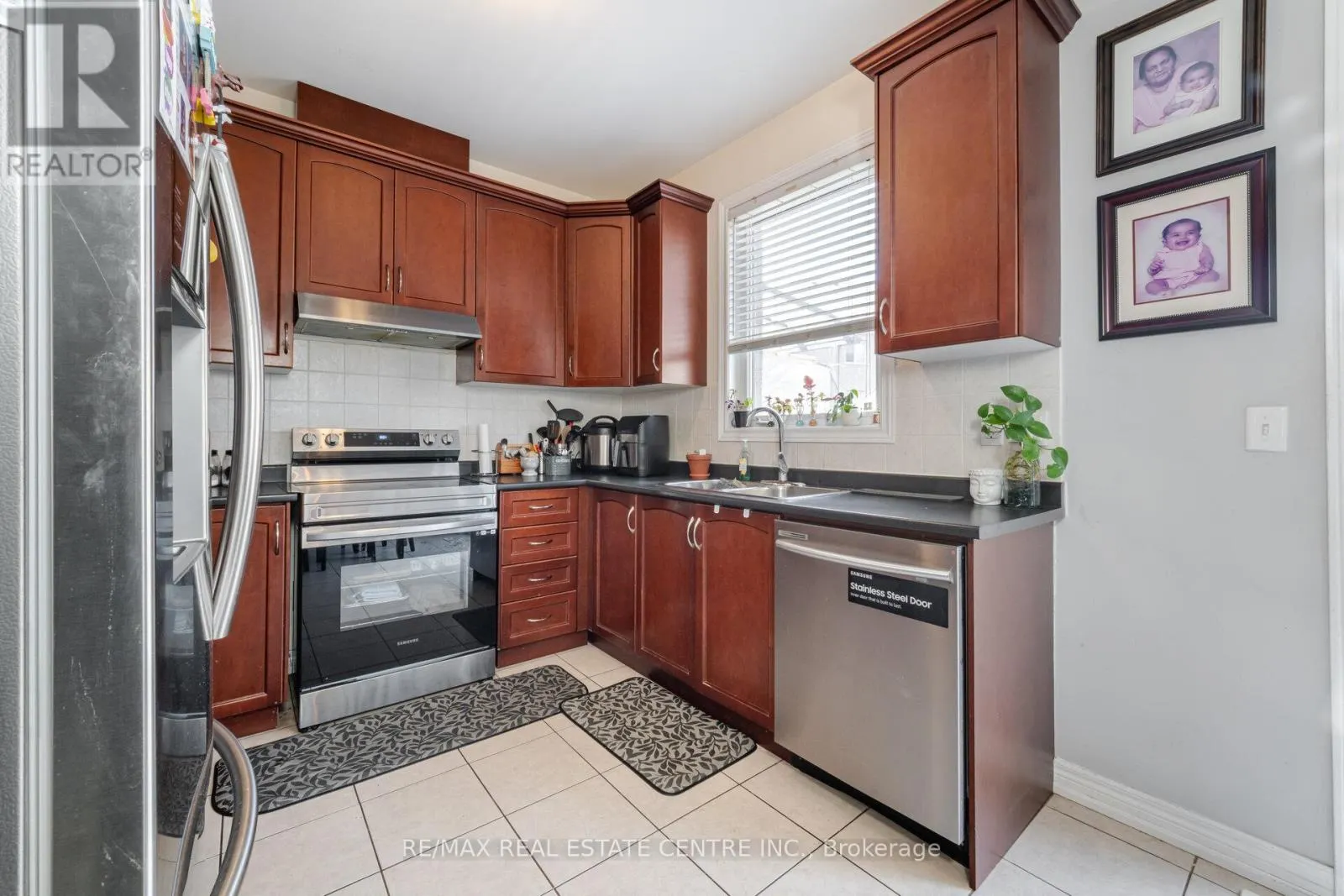 15 VANDERPOOL CRESCENT