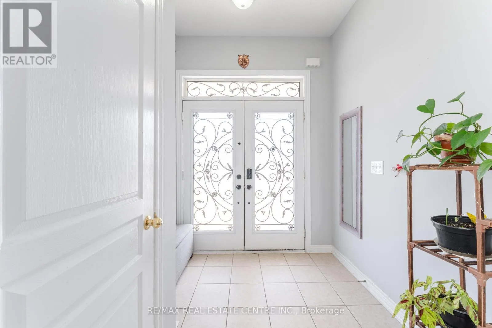 15 VANDERPOOL CRESCENT